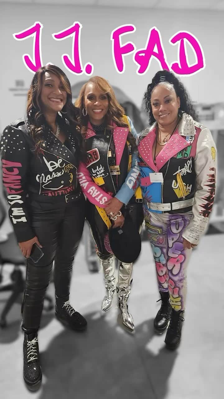 The GRAMMYsのインスタグラム：「Backstage at the 50th anniversary of hip hop Grammy Salute show! Don’t miss this one y’all it’s going to be EPIC!! @jessecollinsent @willsmith @mrchuckd_pe @flavorflavofficial @realdoug_e._fresh_._ @mediarepertoire @beta76cc @dnice @yoyofearless @theladyofrage_ @c.syresmith @queenlatifah @charliemackfirstout  @wearedelasoul」
