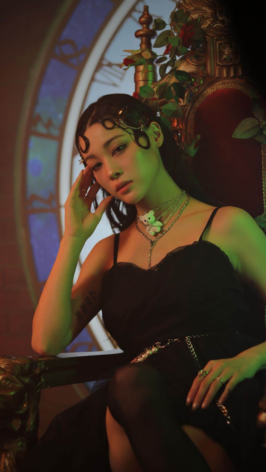 Emily Meiのインスタグラム：「“I’m cute but I’m crazy” 😈 MONSTER UNDER THE BED MV TEASER !!!! 12.08.23  Shoutout to all my frens who joined this shoot, this one’s wild 🤫🤫🤫🤫」