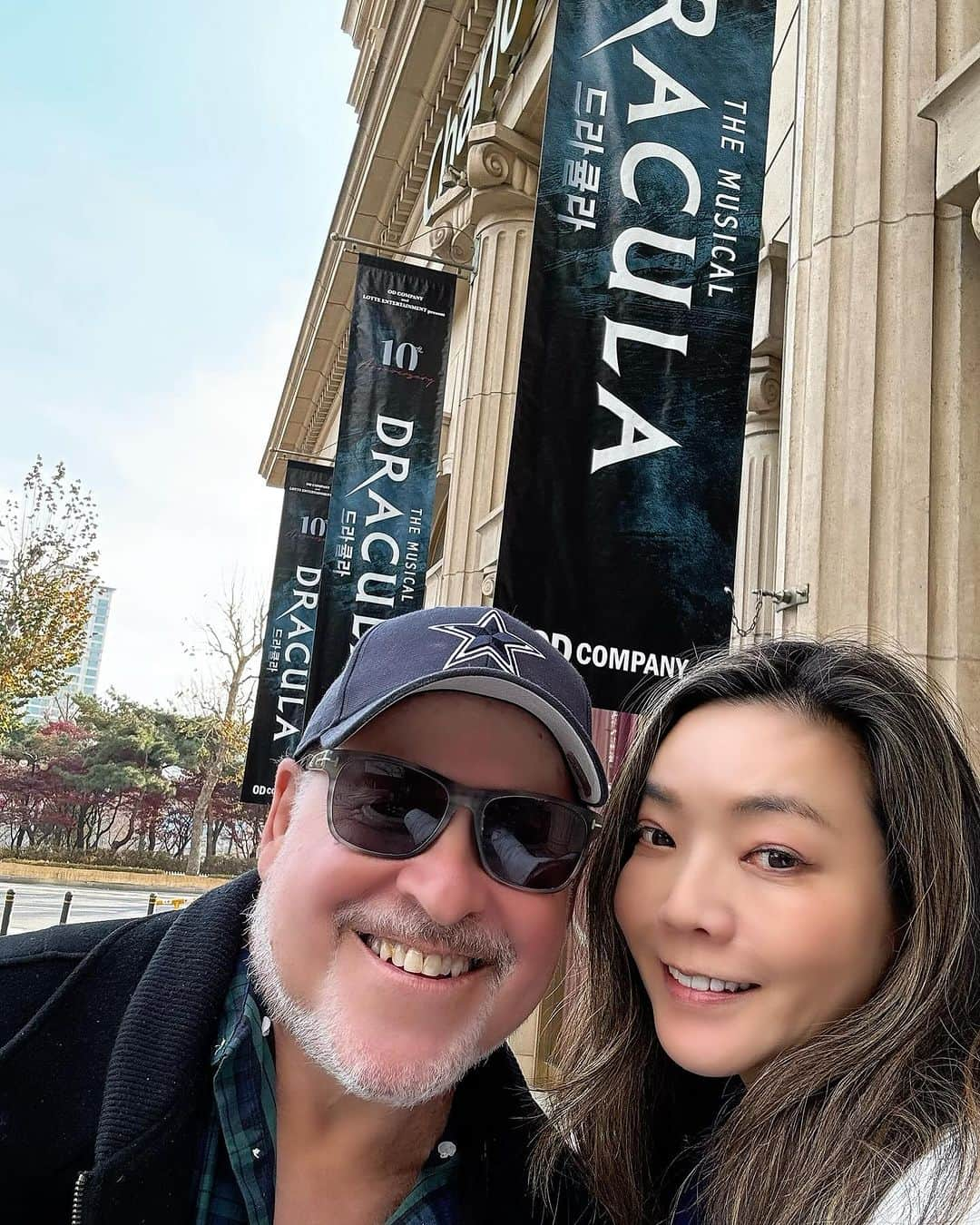 和央ようかさんのインスタグラム写真 - (和央ようかInstagram)「Dracula🧛the musical “Happy Happy 10th Anniversary in Seoul 🇰🇷 Great Great opening night 😊  ミュージカル”ドラキュラ🧛”ソウルで初日を迎えました👍10周年！初演から観ているので、更に感慨深いです。  ジュンス…やはり、凄かった…何が凄いって、うーん、言葉にならない湧き上がる想い…下手に説明したくないから…やめておきます😅 ソウルは近い…皆様観にいらしたら、わかって頂けるかと…🤔😝ひとっ飛びして、観にいらっしゃるのを心からおすすめします👍本当観にいらして！  他のキャストも、皆様素晴らしい！皆様素晴らしすぎるから、だんだん普通に思えてしまうほど😂  そして…  観客、オーディエンスが凄い❣️❣️‼️ 劇場が割れちゃいそうなくらいの歓声、拍手、叫び、もう雄叫びだな、あれは🤣🤣🤣 観客の盛り上がりで、私までキャストでも無いのに感動して泣きそうになりました🥹 私もあんな歓声に包まれてみたい！🥹😝  私自身は… 今月12月20、21日大阪ホテル阪急インターナショナル、 12月24日　ホテルオークラ東京 でのディナーショーへのモチベーションが、グググっと上がりました👍😊 私以外のキャストはもうお稽古スタートしてる 早く合流したいな…  そして、なんと、12月24日は、ジュンスが、スペシャルゲストとして、来て唄ってくれます🙏  ジュンスと2人でドラキュラのメドレー🧛🧛‍♀️を (作曲家フランクワイルドホーンと小泉たかしバンドの演奏で…🥹) この初日の公演を観ながら、ドラキュラ公演中なのに来て頂け、歌にトークもしてくれるなんて、本当にありがたい🙏しかもディナーショー２回公演😝 公演中なのに、飛行機で来て…パフォーマンスして…どんな体力なんだろう🤔🙏🙏 昨日、そのディナーショーの打ち合わせ？もちらっとしましたよ。 皆様、ジュンスをそしてジュンスとわたしの2人ドラキュラの共演を12月24日、ホテルオークラ東京に観にいらしてくださいね❣️  もちろん、その前に20、21日の大阪ホテル阪急インターナショナルもね😝  韓国🇰🇷思ったほど、今のところ寒くないです  学び多い韓国滞在です。  ありがとう😊  さあ…  #takakoworldstylin🌎 #dracula #ドラキュラ#junsu#frankwildhorn #yokawao#和央ようか」12月7日 10時31分 - yokawao0215