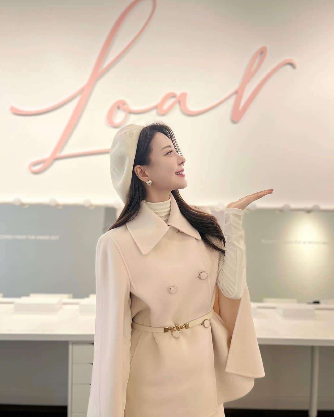 キム・ミニョンのインスタグラム：「우리 드뎌.....💖 내일 만나네요 🤭 쪼와 ~~~~~~~~~~~~~💖💖💖 같이 사진찍을 포토존도 준비완 ⭐️」