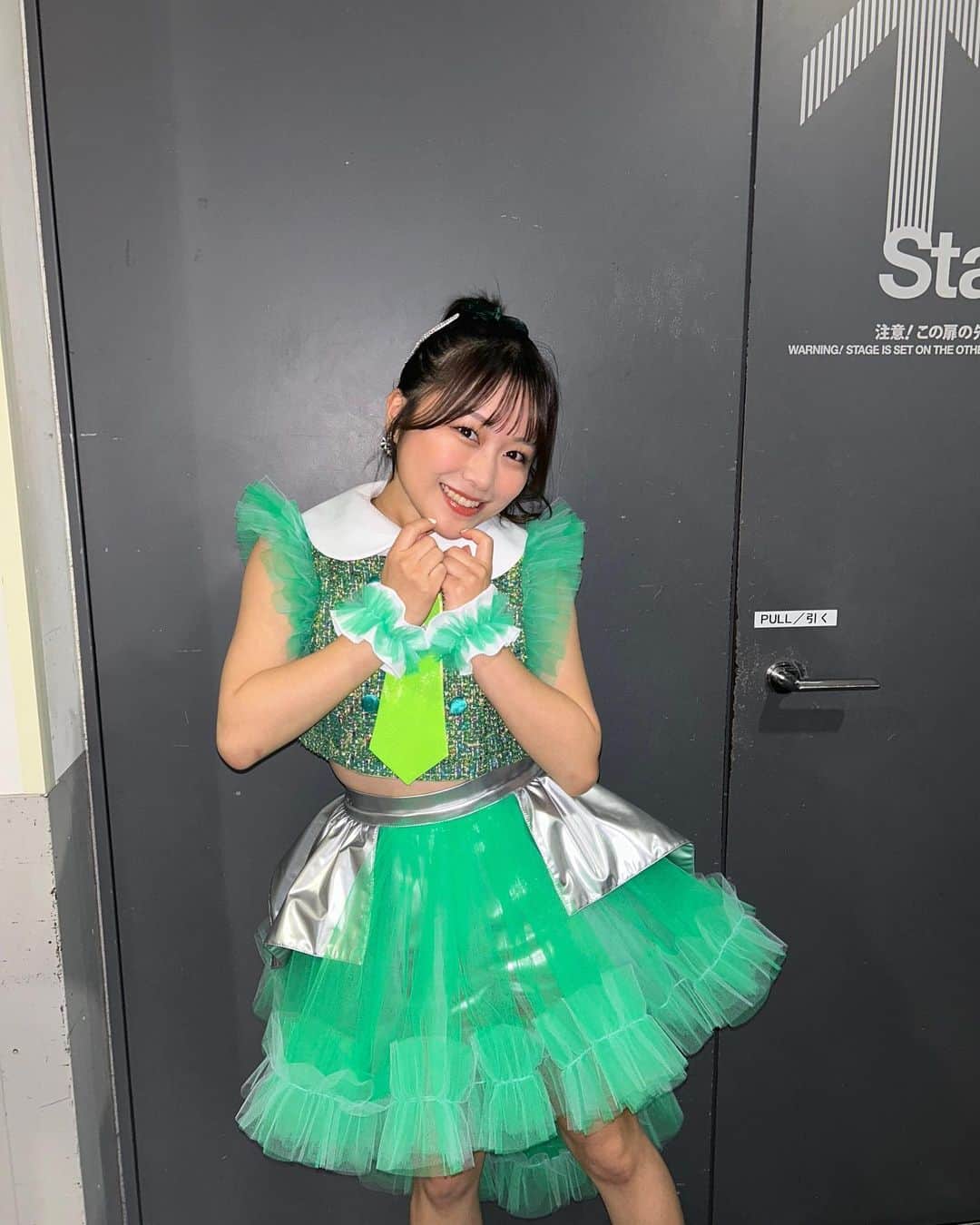島崎友莉亜さんのインスタグラム写真 - (島崎友莉亜Instagram)「新衣装🎄冬仕様でかわいいっ」12月7日 10時59分 - yuria_shimazaki_uug2ki