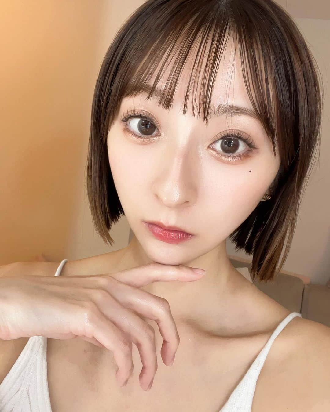 緒方咲さんのインスタグラム写真 - (緒方咲Instagram)「ホクロメイク👀💄💖  #make #メイク #中顔面短縮メイク #中顔面短縮 #涙袋メイク #涙袋 #涙袋ヒアルロン酸 #ヒアルロン酸 #ボトックス #美容 #自分磨き #beauty #japanesegirl #萌 #模特 #インスタグラビア #Instagravure #緒方咲 #グラドル摩天楼 #instalove」12月7日 11時20分 - chaaansaki