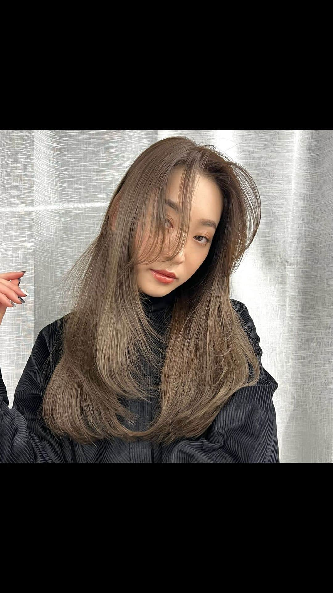 NOBU/渋谷店のインスタグラム：「顔まわりcut . . NOBU SCISSORS発売中 @toginon_scissors #nobuscissors  #nobuセニング  . . #cut #美容室 #ヘアスタイル #ハサミ #カット #ヘアアレンジ #前髪  #hair #外国人風 #イメチェン #トレンド #美容師 #髮型 #髮型師 #剪髮 #中長髮#ตัดผม#ผม#헤어 #컷#hair #haircut」