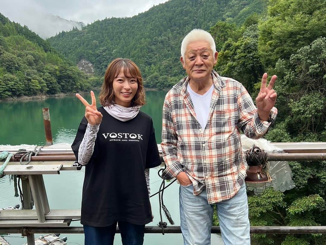 高本采実さんのインスタグラム写真 - (高本采実Instagram)「🎣 8月ラストの池原ダム！  終始雨模様でしたが数とサイズはえぇ感じでした。 最近得意になりつつある(?)ネコリグをメインに次々とキャッチ！ フッキング決まった後のファイト動画をお楽しみください(笑)  山の空気も気持ちいい！⛰️ みんな、奥深くておもしろいバス釣りはええぞ〜！  🎣 ホワイトリバー @white_river_ikehara   . . . .  #ブラックバス #バスボート #blackbass #bassfishing #バス釣り #池原ダム #ホワイトリバー #滝 #バス釣り修行中 #釣り動画 #ドラグ音 #大物ハンター #アングラー #fishinggirl #钓鱼 #高本采実 #あやみん #ayamistagram」12月7日 18時20分 - ayami__summer