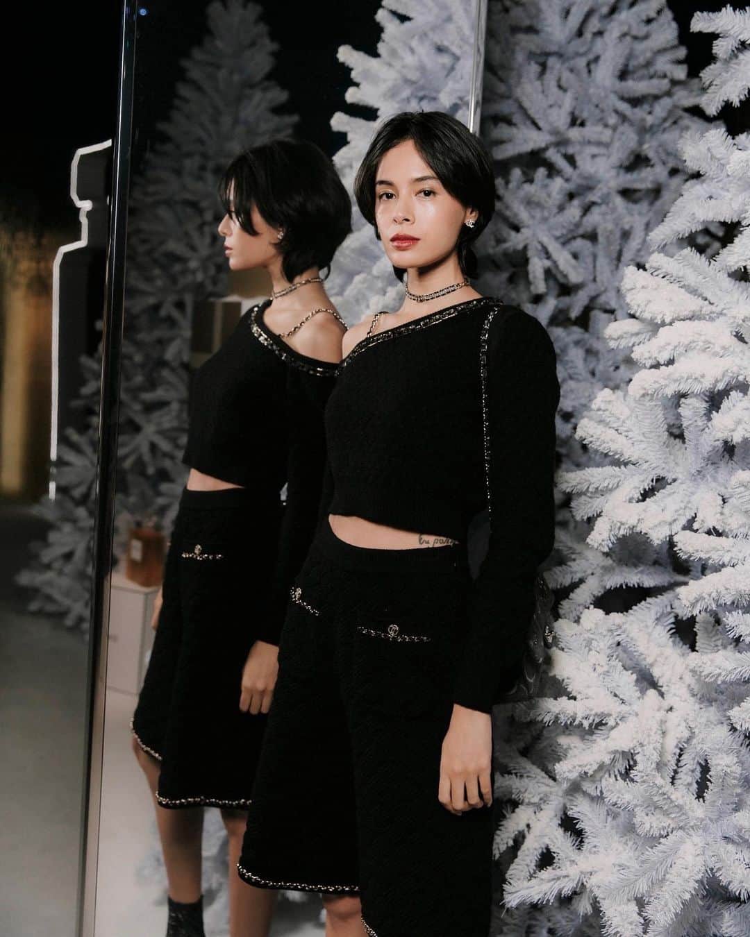 大屋夏南さんのインスタグラム写真 - (大屋夏南Instagram)「CHANEL WONDERLAND 💫 シャネルのホリデー イベント“CHANEL WONDERLAND”に招待して頂いて遊びに行ってきました🎄 会場には仕掛けがたくさんあったり、タロットや手品もあって楽しかったな😌🎁  #PR #CHANEL #CHANELHoliday #シャネルホリデー #CHANELWonderland」12月7日 12時00分 - __kana_oya__