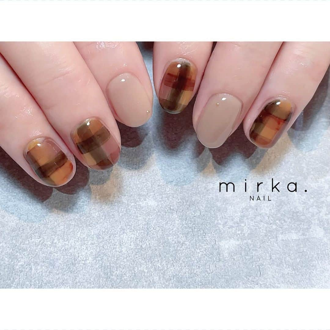 mirka. NAIL(ミルカネイル)さんのインスタグラム写真 - (mirka. NAIL(ミルカネイル)Instagram)「⁡ ⁡ ゆるチェック 𓃦 ⁡ ⁡ ⁡ …………………………………………………………… ⁡ ご予約、お問い合わせは LINE ID⇒ @mirka.nail (@含む)まで。 ⁡ ご新規様はハイライトの「ご案内」と「ご予約方法」を必ずお読みいただいてからご予約くださいますようお願いいたします。 空き状況や詳細はLINEの投稿からご確認ください。 ⁡ ⁡ ⁡ ⁡ #mirkanail#nails#nail#nailart#naildesign #ショートネイル#ネイルアート#ネイルデザイン#ネイル#大人ネイル#シンプルネイル#オフィスネイル#ニュアンスネイル#ナチュラルネイル#カジュアルネイル#ショートネイルデザイン#美甲#冬ネイル#冬ネイル2023 #プライベートサロン#プライベートネイルサロン#東京ネイルサロン#東京ネイル#江東区ネイルサロン#森下#清澄白河 ⁡」12月7日 12時03分 - mirka.nail