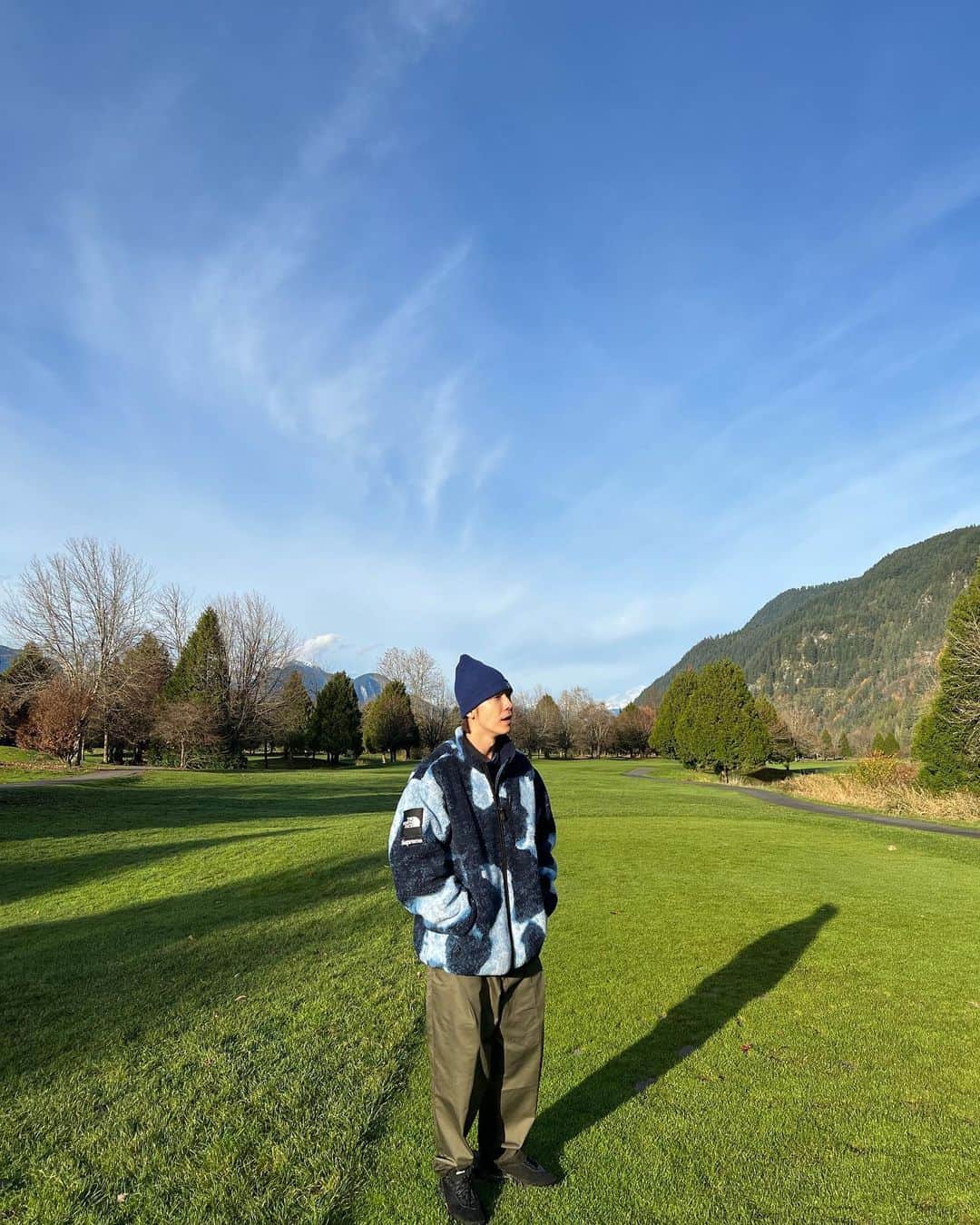 ドンヘさんのインスタグラム写真 - (ドンヘInstagram)「Vancouver 🖼️ ☕️ 🥯 🧳 ⛳️ 🏒」12月7日 12時15分 - leedonghae