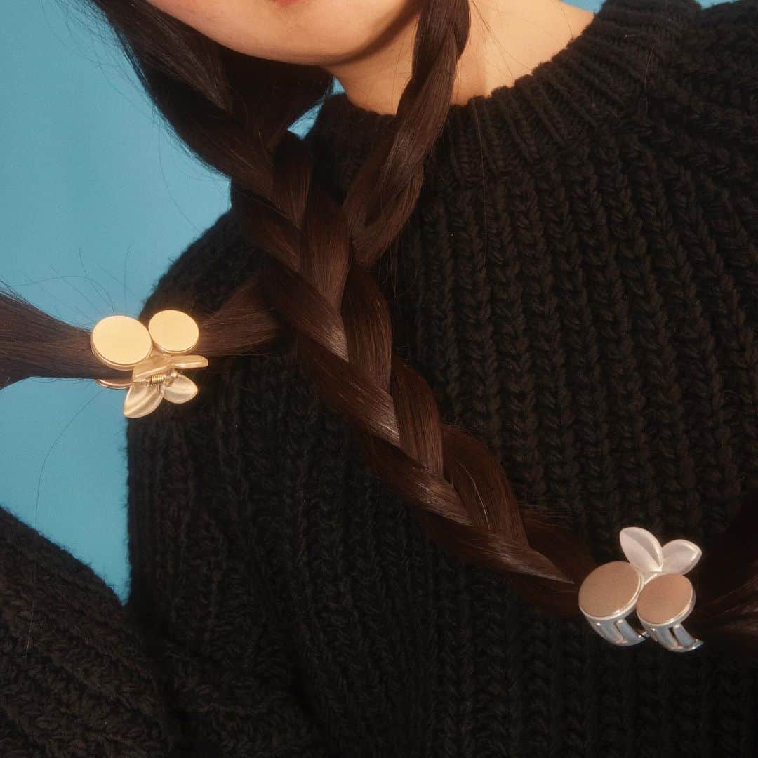 CASSELINIさんのインスタグラム写真 - (CASSELINIInstagram)「💎Casselini selection KOREAN Accessory💎  Casseliniセレクトの韓国アクセサリーが発売！ クリスマスのプチギフトにもぴったりのアクセサリーをチェックして💫  🛒ONLINE SHOP TOPページリンクよりご覧いただけます。 🛒原宿店 渋谷区神宮前5-27-8 03-3400-5584 12:00〜20:00 商品の在庫などのご質問はこちらまで🎄 @casselini_shop  #Casselini #23AW #MIXMATCHROMANTICS #キャセリーニ #アクセサリー #accessory #selection」12月7日 12時16分 - casselini_official