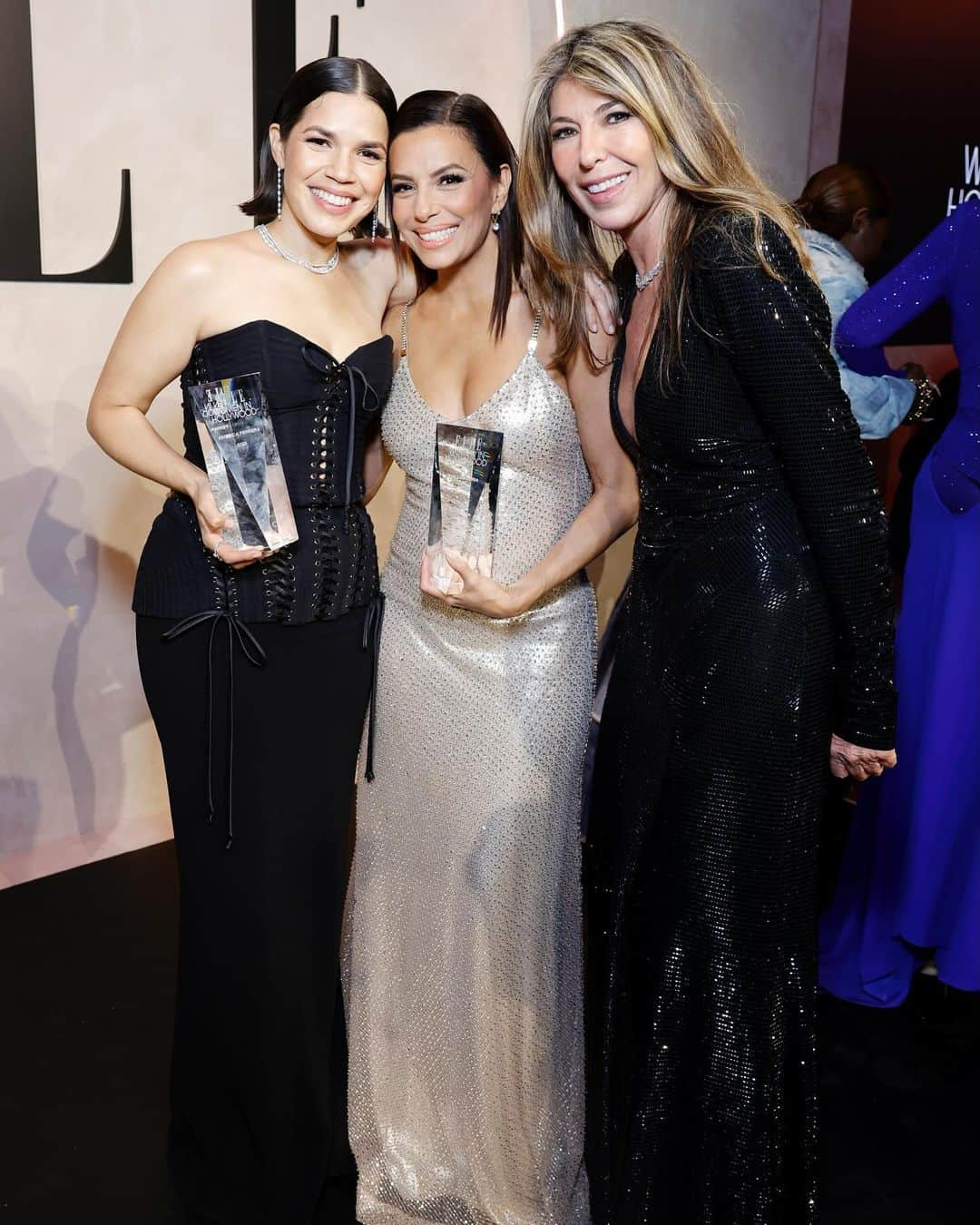 ニーナ・ガルシアさんのインスタグラム写真 - (ニーナ・ガルシアInstagram)「So many Latinas at #ELLEWIH last night,and three honored! Thank you @americaferrera , @evalongoria ,and @jlo for  showing us what powerful representation looks like. 💪🏼 @laurenwsanchez, @kerrywashington, #arianagreenblatt, thank you for your support 🙏🏻❤️ @elleusa」12月7日 12時21分 - ninagarcia