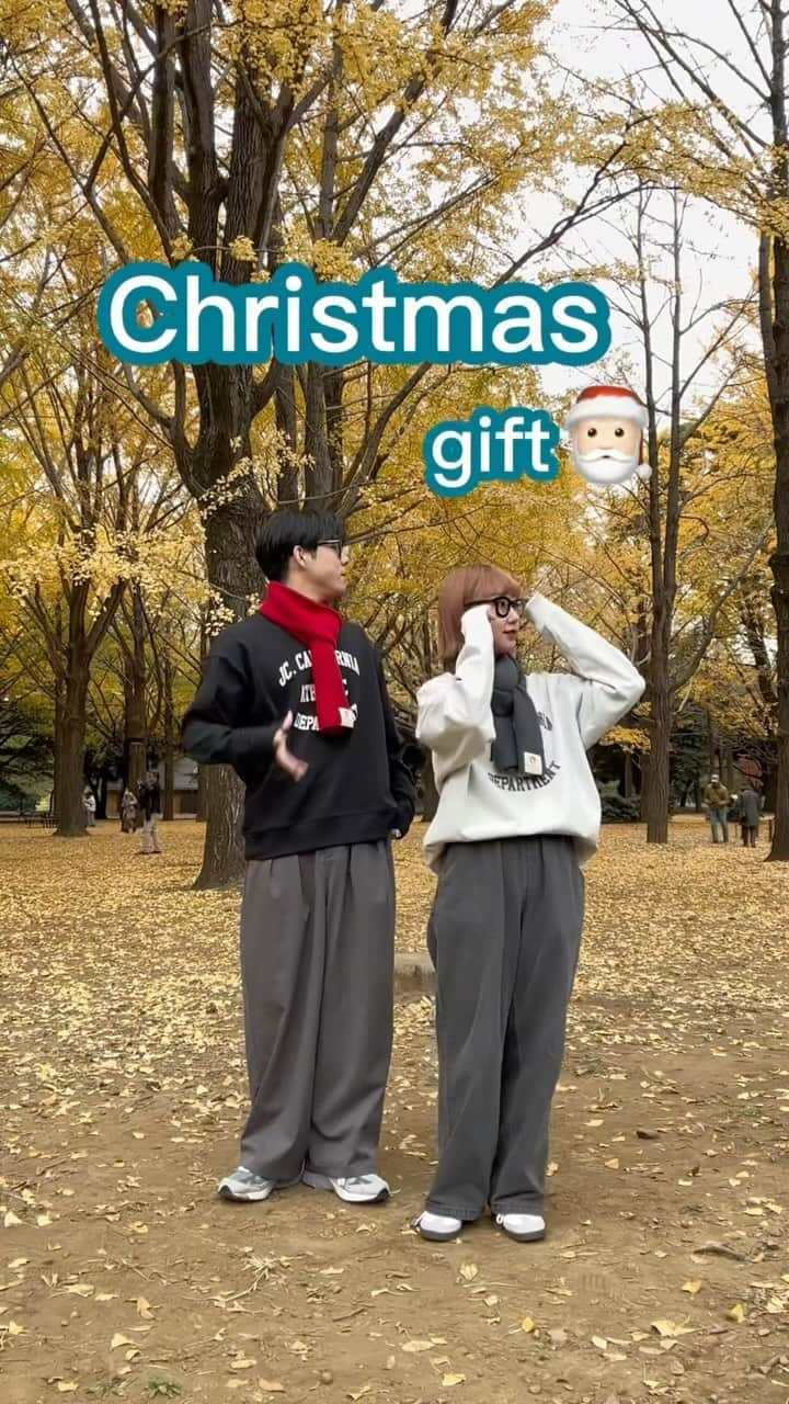 CIAOPANIC TYPYのインスタグラム：「Ciaopanictypy には クリスマスギフトにもぴったりなアイテムがたくさん！🫣  リールの着用アイテムはこれだよ！ 🏷️ ノルディックニット 🏷️ リブニットカラーマフラー 🏷️ アソートカレッジプリント裏毛スウェットプルオーバー  ユニセックスで使えるアイテムもいっぱいだから お揃いで着るのもオススメだよ👌🏻  パルクロニュースにはプレゼントにぴったりな アイテム特集があるからチェックしてね〜！！🎅🏻🎄  #ciaopanictypy#チャオパニックティピー#クリスマスコーデ#クリスマスギフト#クリスマスプレゼント#Christmas#お揃いコーデ#ユニセックス#ユニセックスコーデ#シミラールック#マフラー#ノルディック#ノルディックニット#ニット#ニットコーデ#カジュアルコーデ#シンプルコーデ#秋冬コーデ#冬コーデ#zozotown#zozotown購入品#ゾゾタウン」