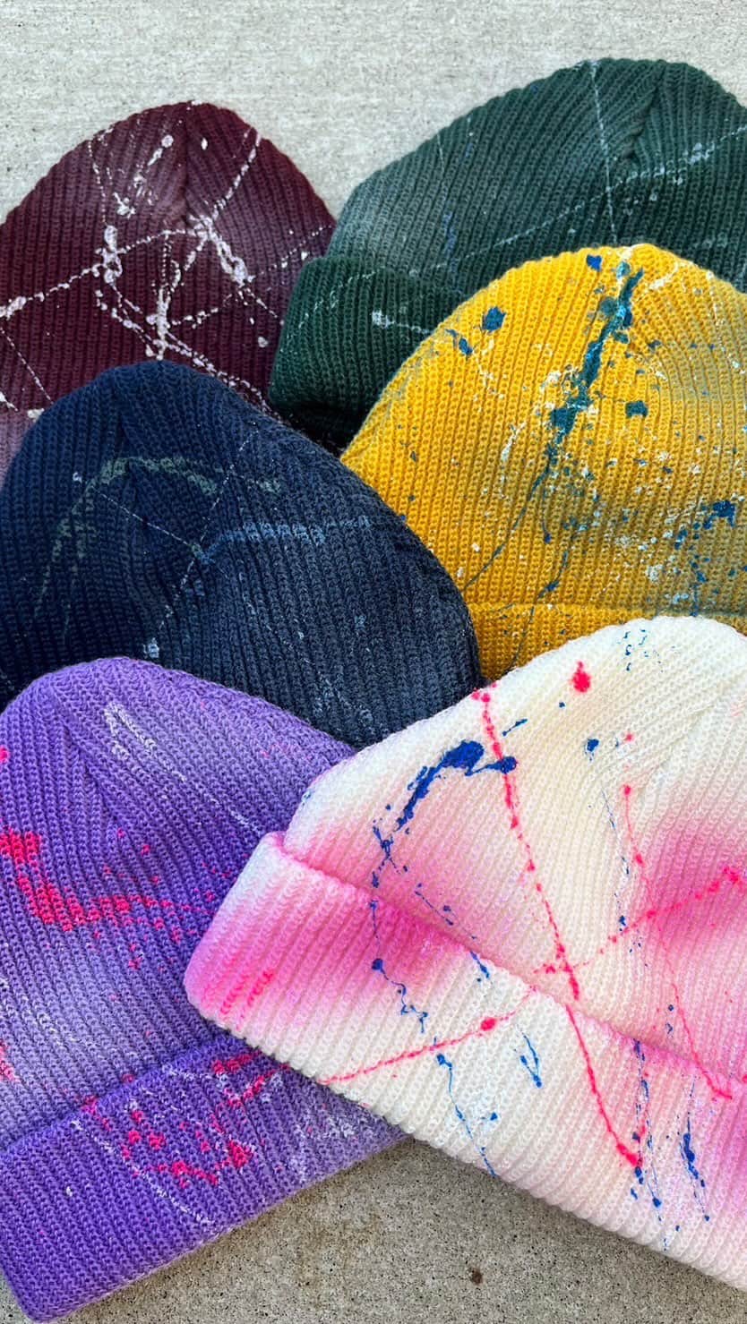 西山茉希のインスタグラム：「12月9日drop！🌈  前回のORISEK POP UPにてご好評だったknit cap。 リクエストが多かった為少しだけ追加します❤️‍🔥 ストーリーズに貼り付けるリンクから販売サイトへ飛べます✈︎  @laugh.andpeace  #12月9日より追加販売 #オリジナルニットキャップ  〜朝食が楽しみな京都のホテルでの着用動画を添えて〜 @the_root2_hotel」