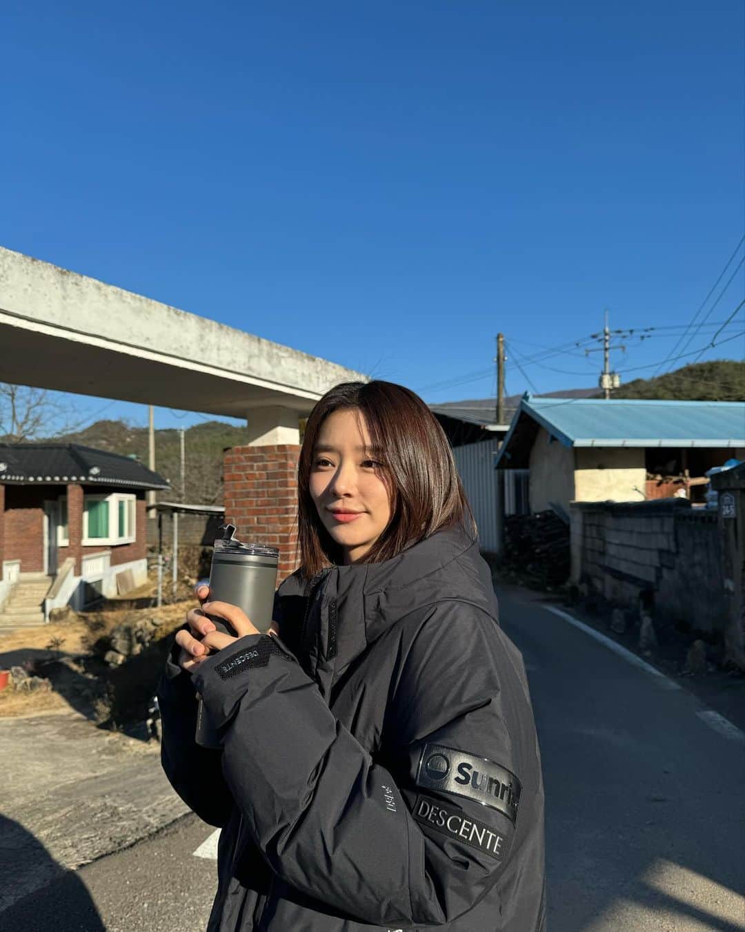 イ・ジュビンのインスタグラム：「따뜻한 물 많이 마시기, 푹 자기❤️ 이번 감기 너무 독하드아🥲」