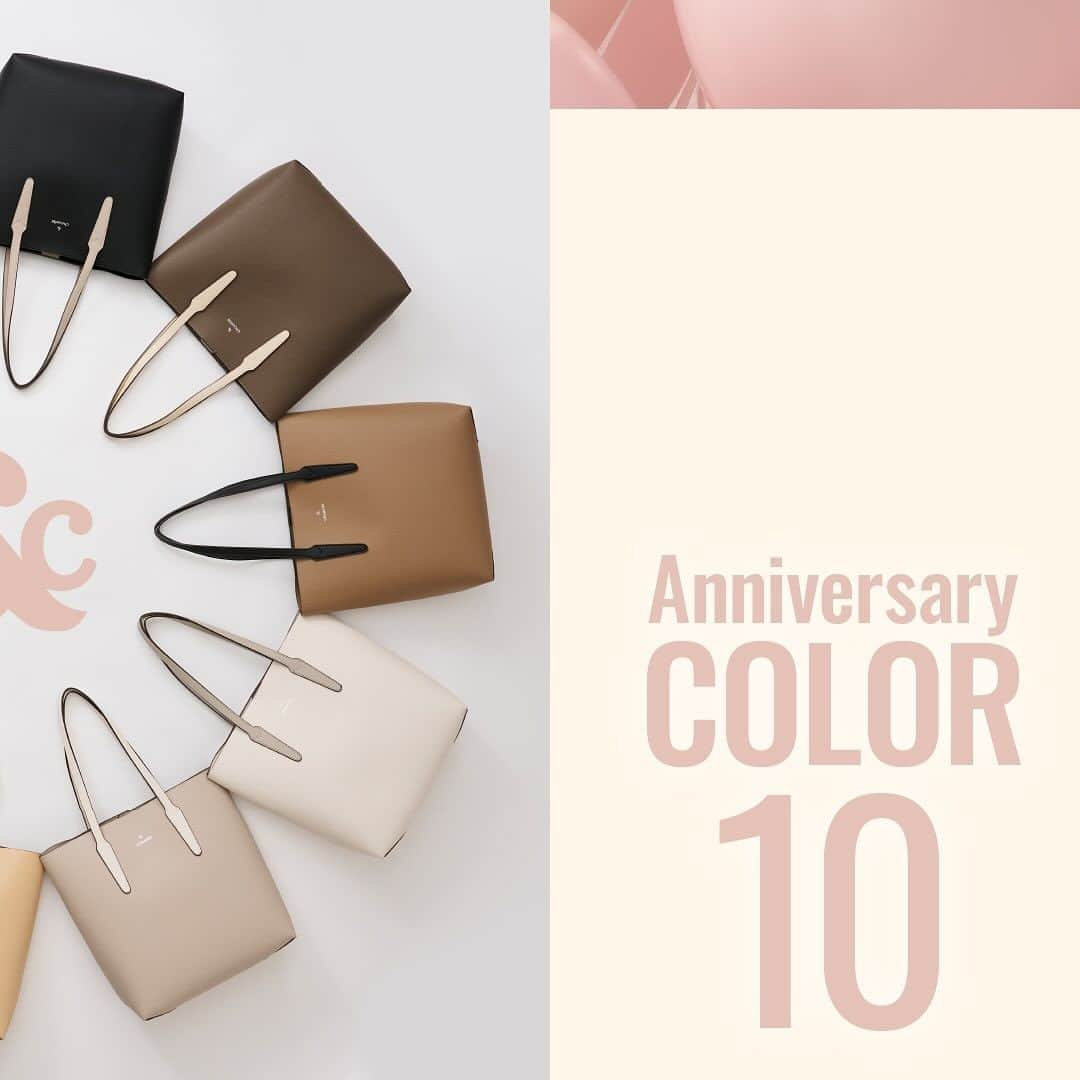 & chouetteのインスタグラム：「. アンドシュエット 10th Anniversary🥳 ... このたび、& chouetteは 12/20に10周年を迎えます🌟  10周年を記念して、 ブランドカラーをピンクベージュに一新。  人気のモノグラムシリーズの新ブランドカラーにちなんだ新色や 10色トートなど、 スペシャルなアイテムが登場🌟 ... ☑︎10色トートバッグ ¥4,400-  #andchouette #アンドシュエット」