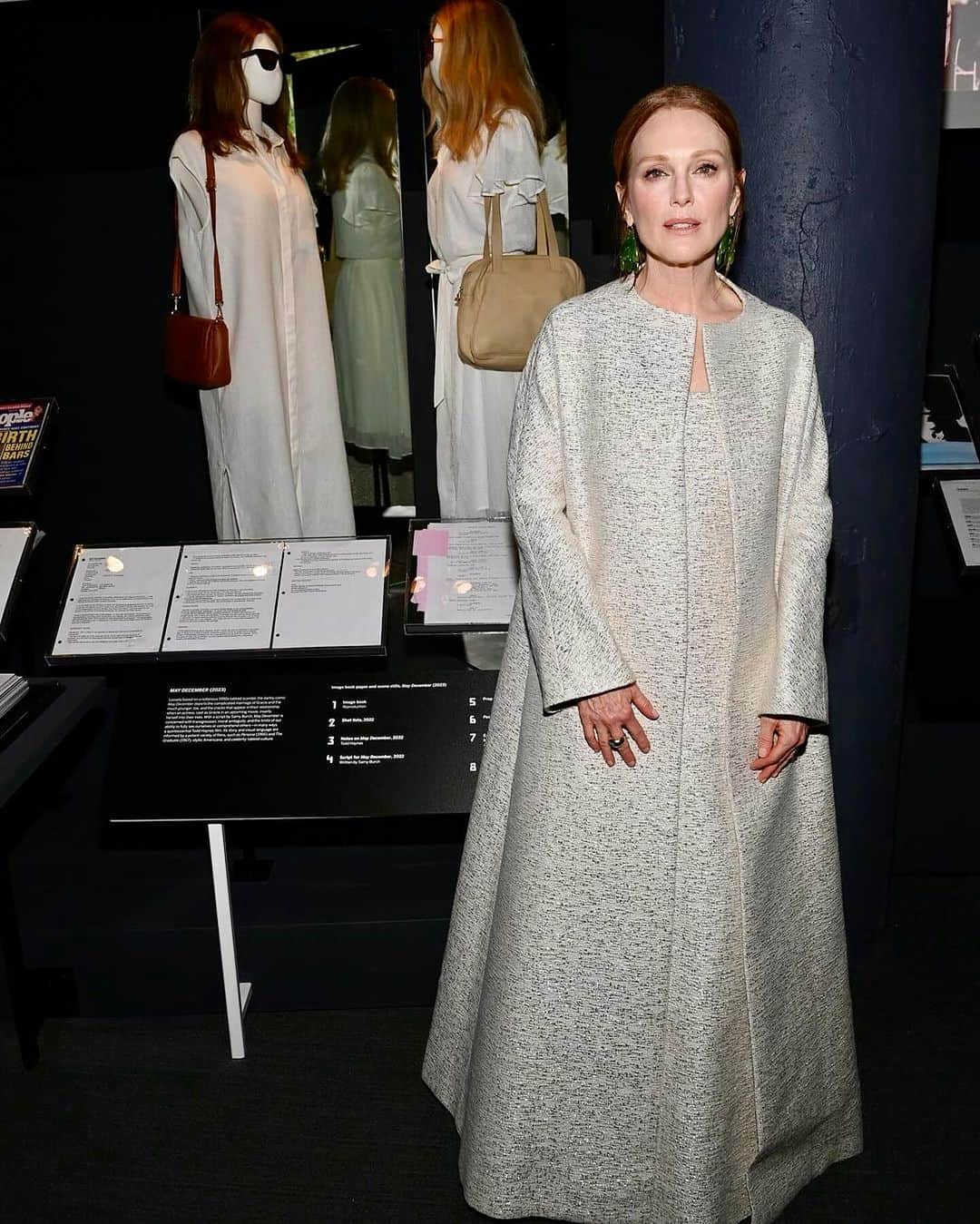 Hung Vanngoさんのインスタグラム写真 - (Hung VanngoInstagram)「#JulianneMoore (@juliannemoore) in @dior at MoMi ❤️⭐️✨💫🌟@maydecemberfilm is now on @netflixfilm ❤️. Styled by @kateyoung assisted by @nataliegilhool  💇🏻‍♀️ @hairbyorlandopita  💄 @hungvanngo assisted by @jaydenhopham」12月7日 12時55分 - hungvanngo