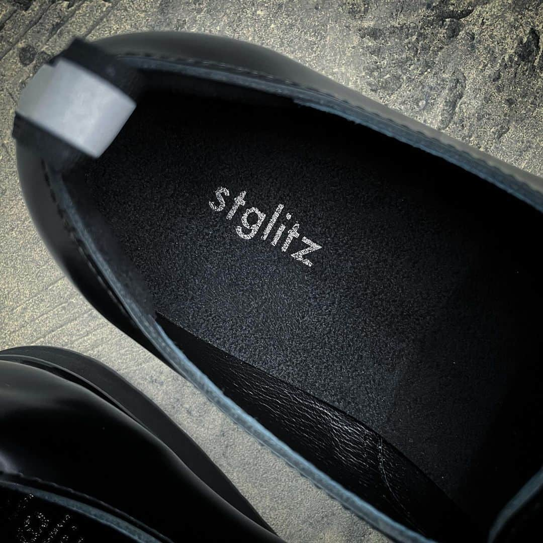 エリミネイターさんのインスタグラム写真 - (エリミネイターInstagram)「stglitz × ELIMINATOR version 2.0 has arrived at ELIMINATOR. . @stglitz_official  #stglitz #classic #leathershoes #function #newbrand #newcollection #germany #bauhaus #kicks #instakicks #nicekicks #menswear #mensfashion #eliminator #daikanyama #tokyo #highsnobiety #streetfashion #streetwear #streetstyle」12月7日 13時02分 - eliminator_tokyo