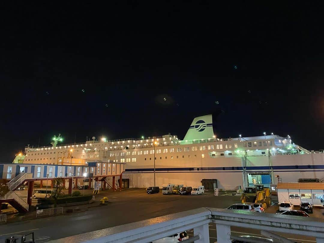 タテタカコのインスタグラム：「北海道へおじゃまします。⛴️」