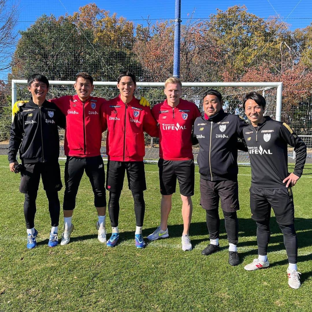 FC東京オフィシャルグッズさんのインスタグラム写真 - (FC東京オフィシャルグッズInstagram)「👏 🔵SAMURAI BLUE初選出!!🇯🇵🔴 U-18から昇格し、#FC東京U23、#いわてグルージャ盛岡 で経験を積み、偉大な先輩、同期たちと成長し続けている #野澤大志ブランドン 選手!!🔵🔴  初選出おめでとう!!!!!!!!👏👏👏😆🔵🔴 @tainobu_big  @fctokyoofficial  #daihyo #日本代表  #FC東京 #fctokyo #tokyo」12月7日 13時30分 - fctokyoofficial