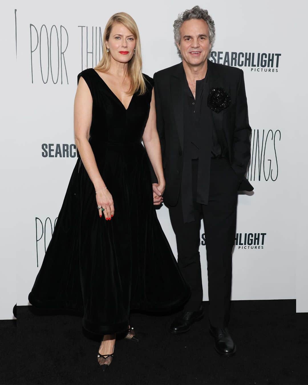 Just Jaredさんのインスタグラム写真 - (Just JaredInstagram)「Emma Stone and Margaret Qualley opted for sheer looks on the red carpet at the premiere of their new movie “Poor Things.” They were joined by costars including Mark Ruffalo, who attended with his wife Sunrise. We’ve got more pics over at JustJared.com! #EmmaStone #MargaretQualley #MarkRuffalo #SunriseCoigney Photos: Getty」12月7日 14時17分 - justjared