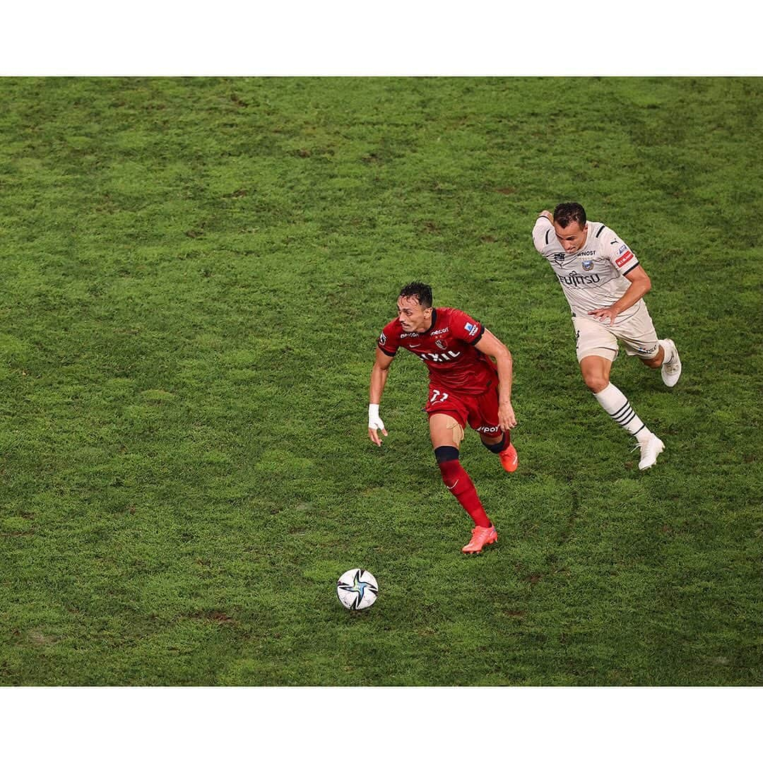 鹿島アントラーズさんのインスタグラム写真 - (鹿島アントラーズInstagram)「ディエゴ ピトゥカ選手がサントスFC（ブラジル）へ完全移籍することになりました。  「まず最初に、日本という素晴らしい国、鹿島アントラーズというビッグクラブでプレーする機会を与えてくれたことに対し、心から感謝しています。そして、ずっと変わらず応援してくれたサポーター、自分を信じ、一緒に戦ってくれた選手、スタッフへ、改めてありがとうを伝えたいです。僕だけでなく家族全員、感謝しています。これからはブラジルで、アントラーズファンとして、家族3人でずっと応援しています」  ありがとう、ピトゥカ！  #鹿島アントラーズ #kashimaantlers #Ｊリーグ #jleague #ディエゴピトゥカ #diegopituca」12月7日 14時26分 - kashima.antlers