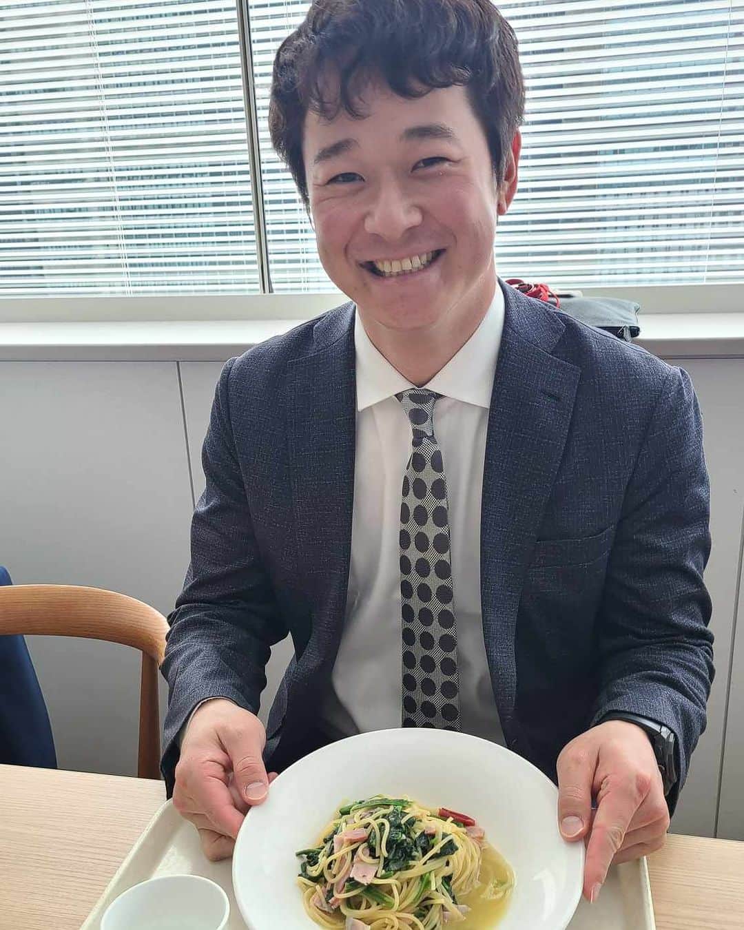 読売巨人軍さんのインスタグラム写真 - (読売巨人軍Instagram)「#ランチ  #中川皓太 投手 #パスタ  #大勢 投手 #カツカレー  #スーツ男子  #巨人  #ジャイアンツ #giants  #東京  #tokyo  #契約更改」12月7日 14時28分 - yomiuri.giants