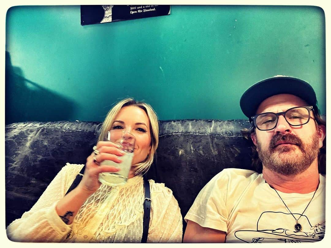 リチャード・スペイト Jrさんのインスタグラム写真 - (リチャード・スペイト JrInstagram)「A show well played, a night well lived. And now, we’re done. Thank you @officialbrianab for lending me your voice night after night. You elevated my moments. Cheers, friend.」12月7日 14時33分 - dicksp8jr