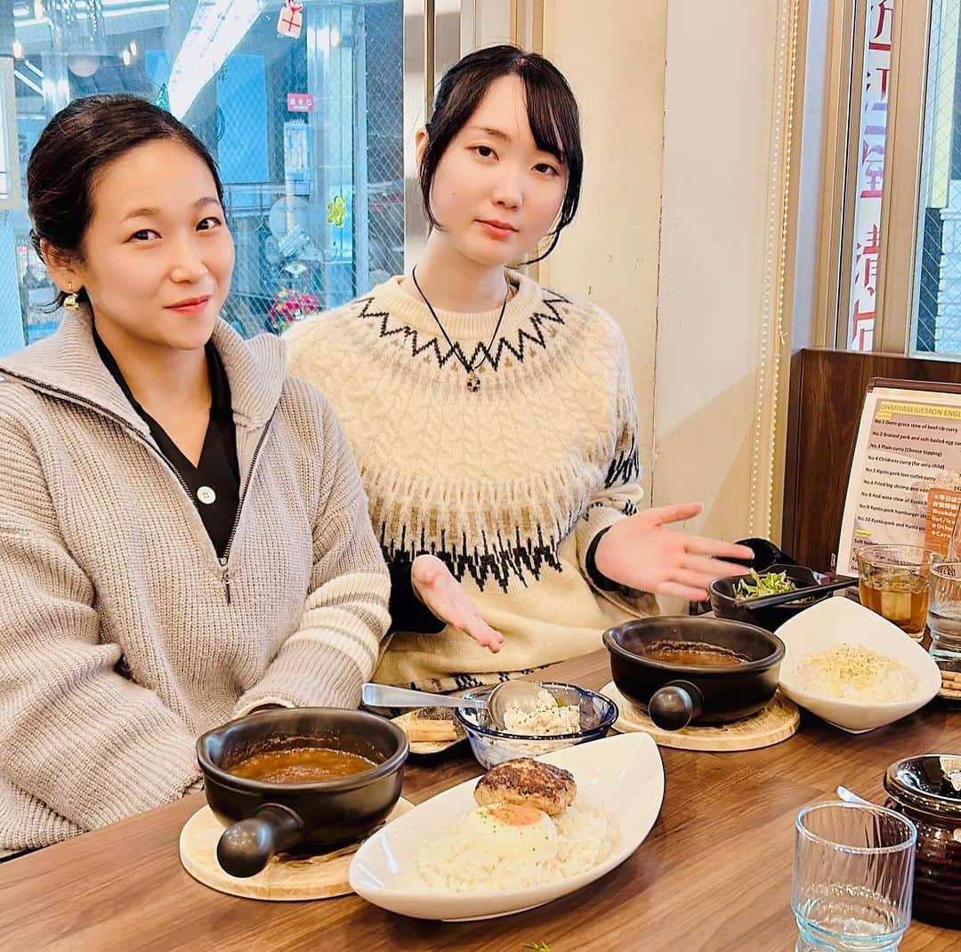 世手子のインスタグラム：「【PR】 The curry was also delicious🍛 Authentic clay pot curry🍲✨✨ The pickled potato salad was also delicious🥒🍟 #弾丸ツアー #京都旅行  エリカ様と食べ歩き٩(๑❛ᴗ❛๑)۶ @ohmiya_curry #河原町ランチ #京都カレー も行ってきたよ(^-^) 本格的 #土鍋カレー 美味しかった\(//∇//)\ #しば漬けポテトサラダ もお気に入り🌟 濃厚スパイシー🤩お気に入りです（＾_＾） #河原町ディナー #京都グルメ #京都ごはん #河原町カレー #kyotofood #京都美食 #欧風カレー #新京極ランチ」