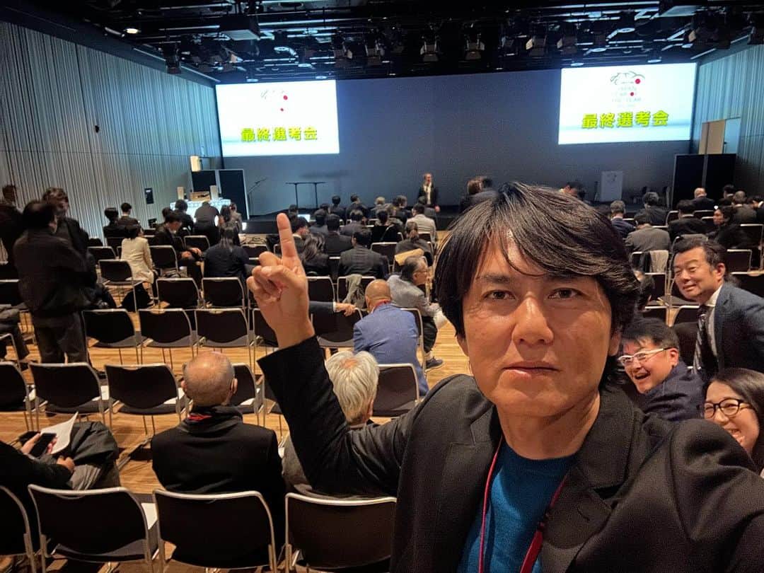谷口信輝のインスタグラム：「今日はカーオブザイヤーの発表会です。 さてどのクルマが今年のカーオブザイヤーなのか？ まもなく発表されます。 YouTubeライブでも放送されます。」