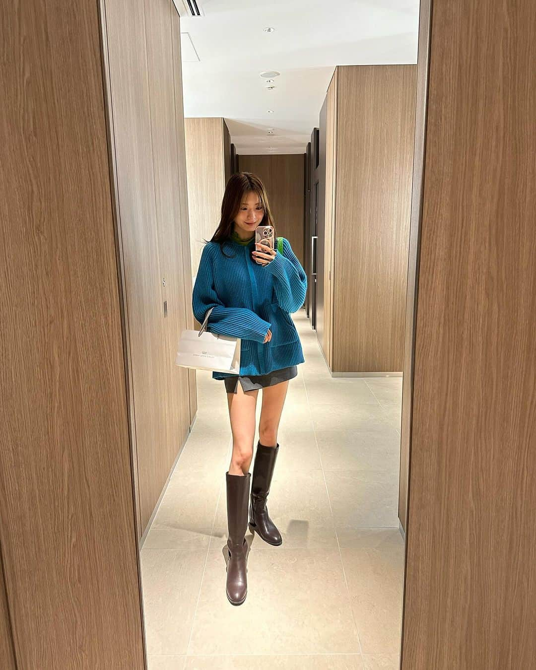 蜂谷晏海のインスタグラム：「🫐💙🥑💚 #ootd#fashion」