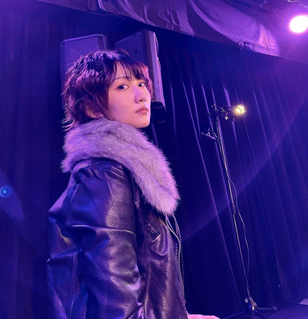 久代梨奈さんのインスタグラム写真 - (久代梨奈Instagram)「どっかのバンドのアー写みたいなやつ撮れた 多分ボーカル」12月7日 14時59分 - rina.kushiro_official