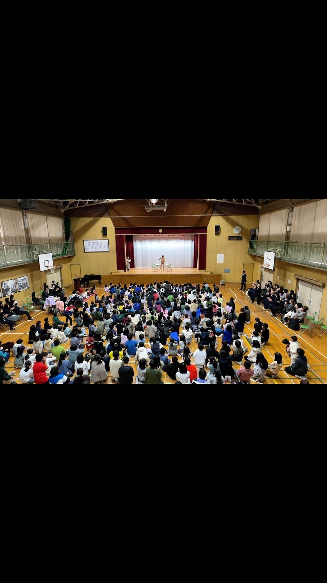 小島よしおのインスタグラム：「天井にバレーボールが引っかかってたら 多分落ちてきてたと思う。」