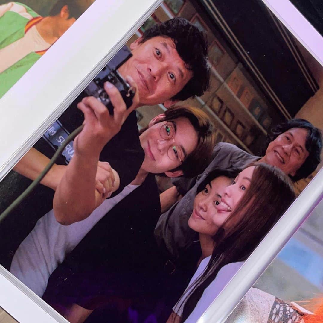 PIMTHAさんのインスタグラム写真 - (PIMTHAInstagram)「ฝากซีรี่ย์ Analog squad ทีมรักนักหลอก ❤️ ด้วยค้าบ ขอบคุณพี่ต้น  @nithiwat ครูปราง พี่ต่าย ทีมงาน นักแสดงทุกคนที่ให้โอกาสพิมได้เป็นส่วนหนึ่งในซีรีย์เรื่องนี้นะคะ บ่าย 3 โมงวันนี้เจอกันใน @netflixth ! #analogsquad #netflix」12月7日 15時23分 - pimtha