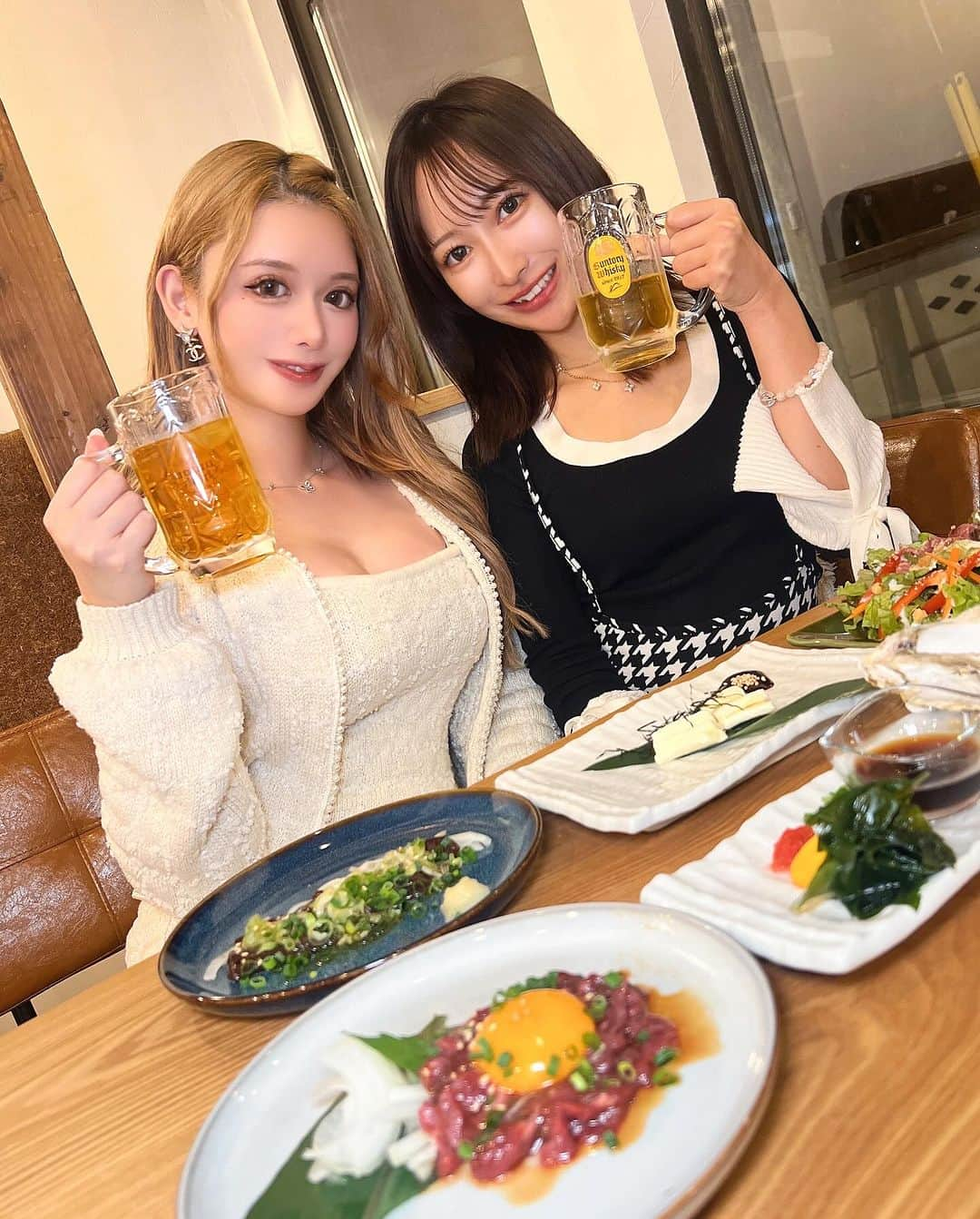 ゆうめろさんのインスタグラム写真 - (ゆうめろInstagram)「どんちゃんと一緒に 府中で新しくオープンした  @basashitoosakedocoroyochan に行ってきたよ🥺❣️ 馬刺しが美味しかった〜🐴❤️ 他にも、牡蠣と刺身が新鮮で美味しかった✨ また行きたいな😌❣️ ・ #府中グルメ #府中美食 #馬刺し #馬刺し専門店  #刺身盛り合わせ #牡蠣 #居酒屋グルメ #酒飲み女子」12月7日 15時47分 - yk.o0