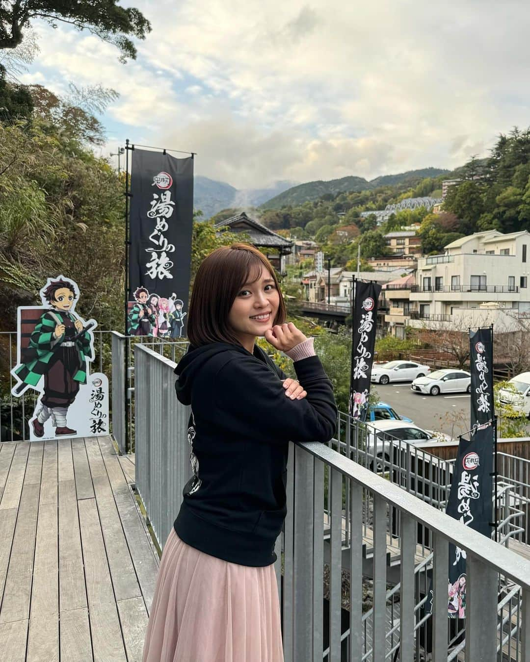 東紗友美さんのインスタグラム写真 - (東紗友美Instagram)「【12/8放送】「映画館へ行こう!」2023 年 12 月号「鬼滅の刃 湯めぐりの旅」特集♨️  CS 映画専門チャンネルムービープラスの映画情報番組「映画館へ行こう」におじゃましております😊  「テレビアニメ 「鬼滅の刃」刀鍛冶の里編」が日本各地の温泉街とコラボレーション『鬼滅の刃 湯めぐりの旅』とその開催地となる湯河原温泉の魅力を、小林麗菜さんといっしょにお伝えします✨✨ ロケ地巡り大好きキャラとして、作品の世界観が立体的になっている場所でのわたしなりの楽しみ方などを語りながら、旅をさせてもらいました♨️  放送日:2023 年 12 月 8 日(金)20:45~  全 7 回程度の再放送あり 放送エリア:全国※本番組は無料放送のため CS 視聴可能世帯すべてごらんいただけます。  ※J:COM コミュニティチャンネル ※J:COM オンデマンドでも放送がございます  小林さんとっても優しくて1日仲良くしてもらって映画の話もできたし、今度遊ぶ約束も😽 スタッフさんも皆様優しくて「映画館へ行こう」のさらなる大ファンに☺️☺️ 移動中はスタッフさんとも映画トークたくさんして、脳内に🎵マークが溢れ出していた1日でした。  ぜひ、ご覧ください🎬✨ #ムービープラス　#映画館へ行こう　#鬼滅の刃 #鬼滅の刃刀鍛冶の里編 #映画専門チャンネル　#小林麗菜 #湯河原温泉　#鬼滅の刃湯めぐりの旅」12月7日 16時31分 - higashisayumi