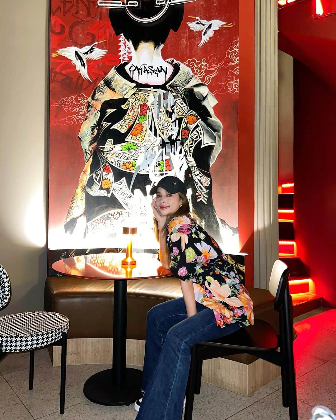 ウィウ＝ワンナロット・ソンティチャイのインスタグラム：「🌺รูปวันลอยกระทงที่ลืมลง ส่วนกระทงก็ลืมลอย 🙃🪷🕯️with my 2nd fam แม่ลิงพ่อลิงคุณน้าทั้งสอง love ya all ~ 💕」