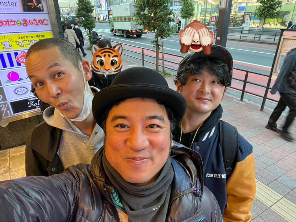 与座よしあきのインスタグラム：「[何でも一緒に考える]今日はミリオンズさんのネタを一緒に考えました！前々回からあるフォーマットを試してやっているんですがこれが面白いの！多分ネタ時間長ければ長いほど面白くなりそうー！ 皆さんぜひミリオンズを見てみて下さいねー！」