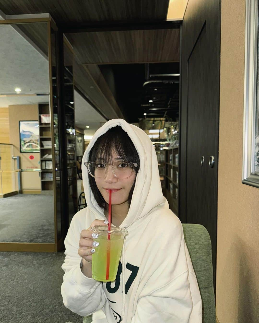 斉藤真木子さんのインスタグラム写真 - (斉藤真木子Instagram)「はじめてのアクリ🥤❤️‍🔥💪🏻」12月8日 3時34分 - saitomakiko628