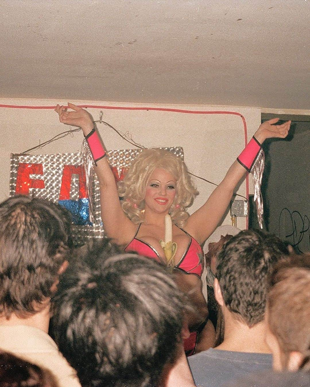 INTERVIEW Magazineさんのインスタグラム写真 - (INTERVIEW MagazineInstagram)「25 YEARS 🎂 HBD to the home of New York’s sleaziest, most debacherous nights @thecock.nyc ❤️  At the link in bio, explore an oral history of The Cock, created by the original founders and fixtures of the legendary East Village bar.   Interviews by @michaeljbullock  Photography by @scottewalt3 @mrmeans  @lindasimpson」12月8日 2時10分 - interviewmag