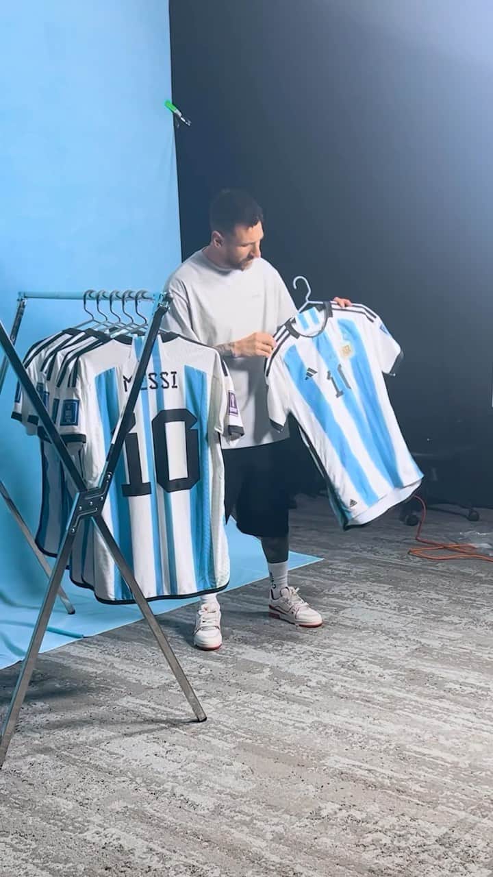 サザビーズのインスタグラム：「That time we went to Miami for a photo shoot with TIME’s Athlete of the Year @leomessi and hand-carried six of his 2022 FIFA World Cup match-worn jerseys, which are open for bidding at Sotheby’s right now. This is your chance to own a piece of football history.  Brought to auction by @acmomento, the set of six Argentina shirts—in the iconic light blue and white— are on view now, free to the public, at #SothebysNewYork before bidding ends on 14 December. Find out more in our link in bio.  A portion of the proceeds from the auction will be donated to UNICAS Project, led by Sant Joan de Déu (SJD) Barcelona Children’s Hospital to meet the needs of children suffering from rare diseases. #LionelMessi #AthleteoftheYear」