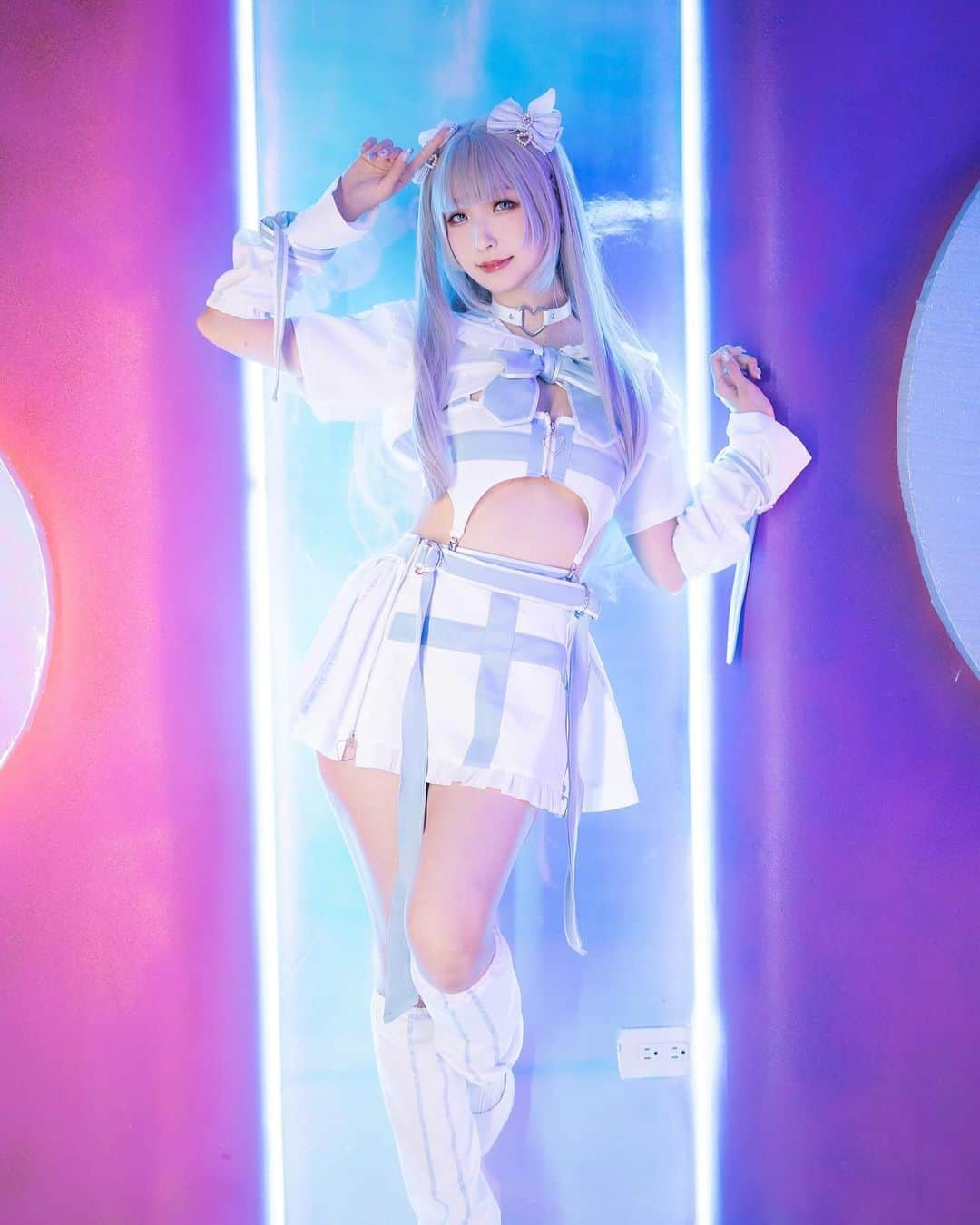 Sherryさんのインスタグラム写真 - (SherryInstagram)「- December Tier 2 - Bozi soda Silver! (´▽`ʃ♡ƪ)“ ❣️Full set photo ► https://reurl.cc/WEd7Rk  波子汽水銀登場!! (　ﾟ∀ﾟ) ﾉ♡ 甜甜的~ 清爽的~ 您一定會喜歡的♡♡  這麼快就到12月了!!! 感覺這一年真的過得好快.. 大家的桌曆是不是都翻到最後一頁了? 那就要一起迎接新的一年了(♡˙︶˙♡) 今個月訂閱Tier 4的話就能獲得2024的銀曆~ (是正常版的!) 喜歡的話要把我帶回家喔ε٩(๑> ₃ <)۶з  Bozi Soda Silver is here!! Sweet~ Refreshing~ You will definitely like it♡♡  It’s December so soon!!! It feels like this year has really gone by so fast.. Have everyone’s desk calendars been turned to the last page? Let’s welcome the new year together (♡˙︶˙♡) You will get the 2024 Silver Calendar if you subscribe to Tier 4 this month~ Just take me home if you like it! ε٩(๑> ₃ <)۶з  #cosplay#cosplayer #cosplaygirl #photo #cosplayphoto #cosplayersofinstagram #cosplayphotography #anime #silverxherecosplay #patreoncreator #patreonartist  #コスプレ　#コスプレイヤー　#コスプレイヤーさんと繋がりたい　#コスプレ写真」12月8日 18時00分 - silverxhere