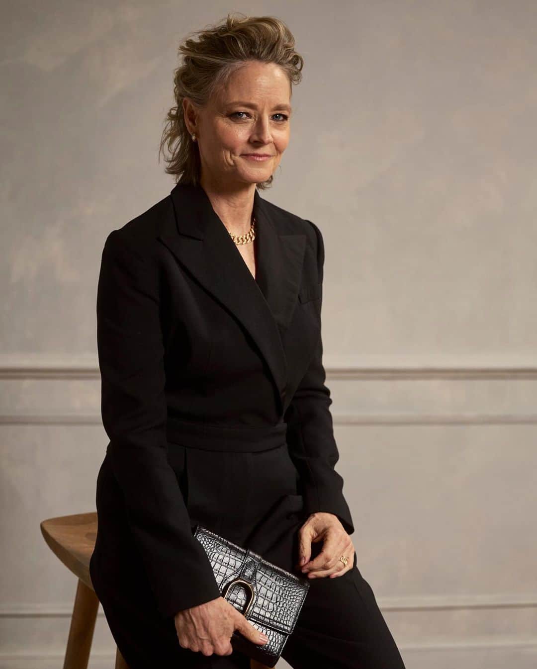 Ralph Laurenのインスタグラム：「@ElleUSA’s annual Women in Hollywood event honored nine women who are redefining and inspiring change across the entertainment industry.  Inside #RalphLauren’s #ELLEWIH portrait studio, honoree #JodieFoster, dressed in #RLCollection, is joined by guests including #KerryWashington, #CatherineOHara, #DavidLauren and #LaurenBushLauren, #NinaGarcia, and more.」