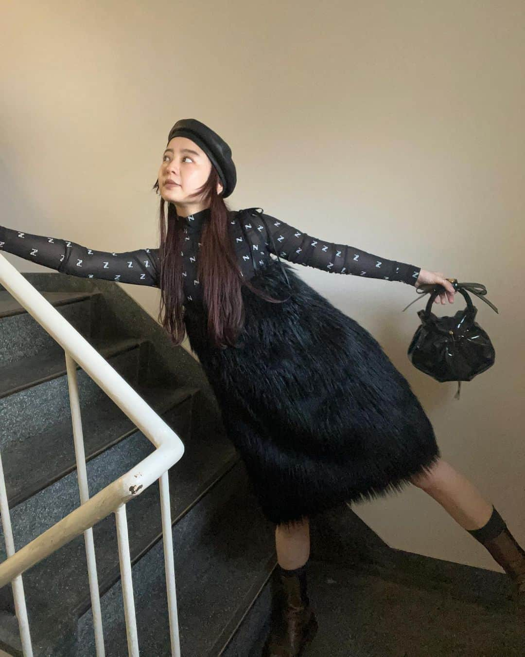 Mio Nagaiさんのインスタグラム写真 - (Mio NagaiInstagram)「. tops / KISHIMEN TOPS dress / KISHIMEN FUR MINI DRESS bag / OMOCHI MINI BAG  12/14(thu)までHAENGNAEのオリジナルフレグランスの受注会も開催しています。 店内が良い香りで癒されてる🧴  #HAENGNAE #3912higashi」12月7日 18時37分 - mio_nagai68