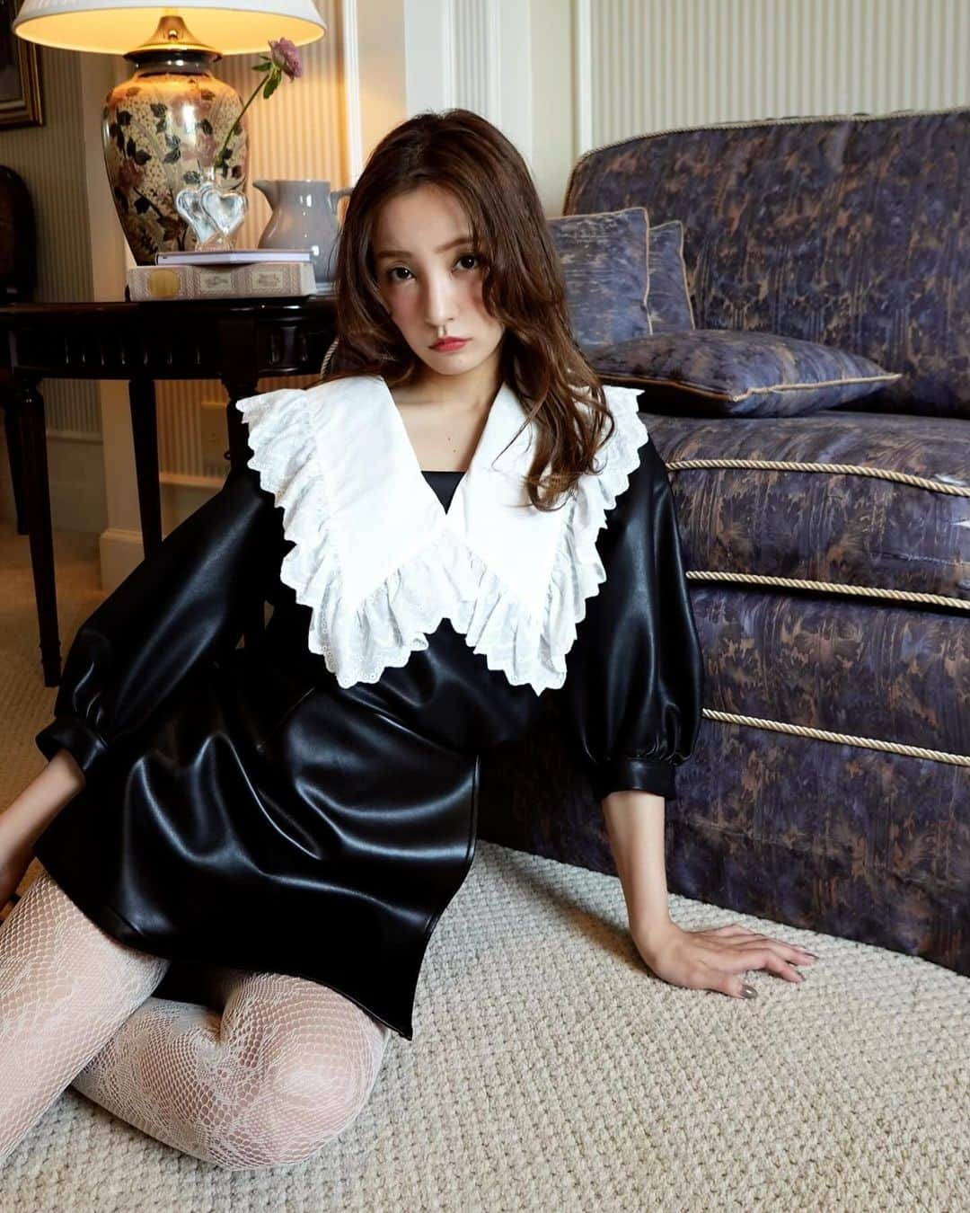 板野友美さんのインスタグラム写真 - (板野友美Instagram)「🎼クラシックな気分🐈‍⬛🖤  何枚目がいい？  #Fashion #ootd #154cm #友style」12月7日 18時48分 - tomo.i_0703