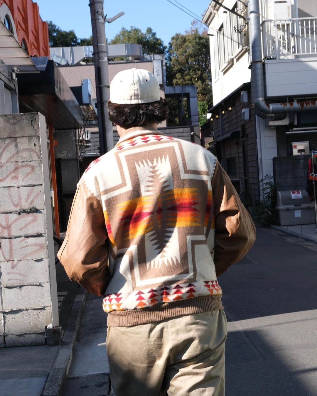 dracaenaのインスタグラム：「Men's recommend items  "PENDLETON"  Native Pattern Wool Jacket ¥22,000-  US ARMY Chino Trousers ¥11,000~  👤180cm  INSTAGRAM @dracaena_kichijoji  #Dracaena_Kichijoji #DracaenaKichijoji #DracaenaNorth  #dracaena  #VintageShop  #Vintage  #Kichijoji  #吉祥寺 #古着屋 #ドラセナ吉祥寺 #ドラセナ  #井の頭公園 #七井橋通り  #ヴィンテージショップ #ヴィンテージ #古着 #🇺🇸 #🇨🇦 #🇯🇵  #unitedstates  #canada  #buyingtrip」