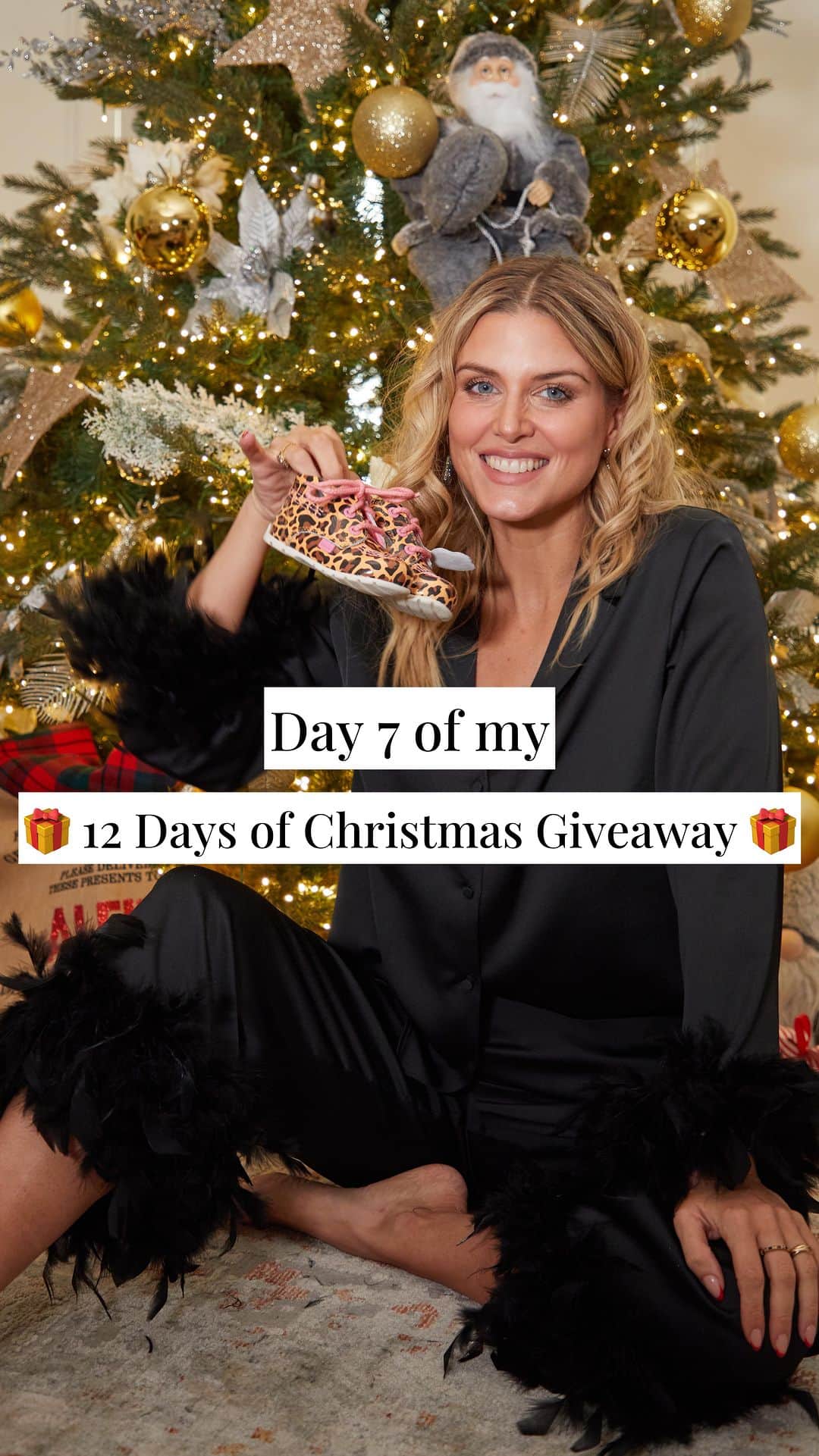 Ashley Jamesのインスタグラム：「**CLOSED** ad ADVENT GIVEAWAY DAY 7: win Christmas Kicks for your littles from @kickerskidsuk 🤶🏼❤️  Sorry but this is giving me ALL the nostalgia because Kickers were THE coolest shoes when I was at school! 😍 We absolutely love them on Alf and you may have seen recently that we got Ada her first little pair too - the pink and leopard print is me down to a T! 🥹 Anyway, I was so happy when the brand said they’d kit out one lucky person’s kids. 🤪✨I just want to say this isn’t a paid partnership, I just genuinely loved their shoes.   So this Christmas whether you have 1 child or 5, I am so excited to giveaway the chance to win a pair of @kickerskidsuk for your child/ren! 👟   So to win: ✨must be following me and @kickerskidsuk ✨ LIKE and COMMENT why you’d love to win and TAG A FRIEND you think would also love to win* ✨You can comment as many times as you like - the winner will be selected by random generator, so the more you comment the more chance of winning! ✨I will announce the winner in 48 hours, announcing on stories and messaging privately asking for your address - and I will do so on this account only. I won’t be asking for bank details so please don’t reply to any fake account if anyone reaches out other than my page.  ✨ Must be UK based  ✨ The prize will be Kickers Kids shoes for the winners children - available in baby, infant and junior sizes, the style of the shoes on offer will be subject to availability.  ✨ Those who dedicate their time being horrible about me and others on gossip websites need not apply. 🤪  The winner will be picked at midday on the 9th December.   So merry Christmas, thank you, and good luck! ❤️✨」