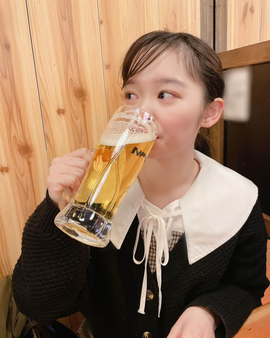 延命杏咲実さんのインスタグラム写真 - (延命杏咲実Instagram)「. 人生初ビール、ほろ苦でやっぱり大人の味だったな〜🍻 . これから慣れていくのかな？？😉 大人の階段登る〜〜🎶 . . #ビール #人生初 #お酒は #強い方 🤣 #飲み過ぎには #注意しないと〜⚠️ #セントフォース #セントフォースsprout #延命杏咲実 #延命ちゃん」12月7日 19時05分 - enmei_1115