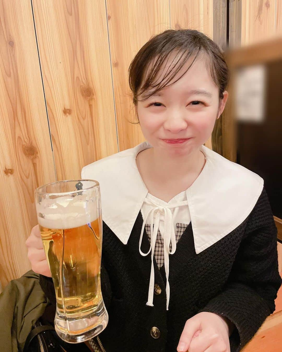 延命杏咲実さんのインスタグラム写真 - (延命杏咲実Instagram)「. 人生初ビール、ほろ苦でやっぱり大人の味だったな〜🍻 . これから慣れていくのかな？？😉 大人の階段登る〜〜🎶 . . #ビール #人生初 #お酒は #強い方 🤣 #飲み過ぎには #注意しないと〜⚠️ #セントフォース #セントフォースsprout #延命杏咲実 #延命ちゃん」12月7日 19時05分 - enmei_1115