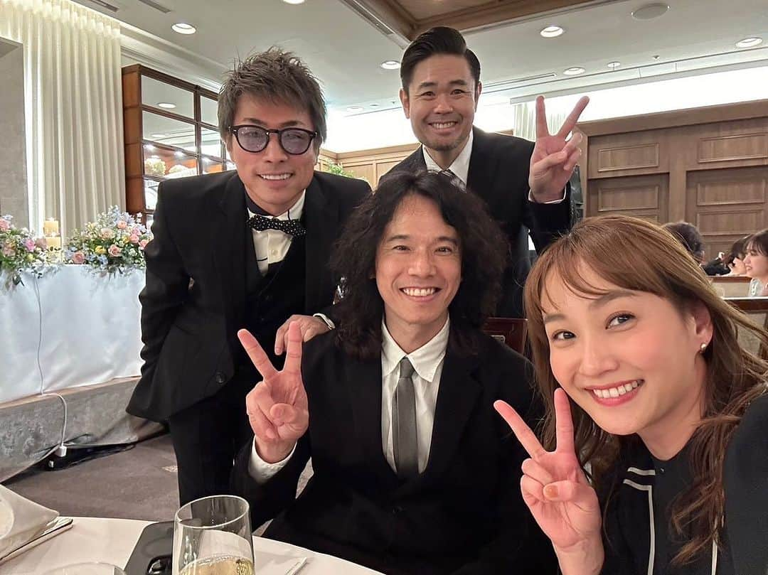 品川祐さんのインスタグラム写真 - (品川祐Instagram)「極楽とんぼ山本さんと西野未姫さんの結婚式。 笑いあり、涙あり、大爆笑ありの最高の結婚式でした。  結婚式のためにダイエットをしていたので久しぶりにソフトクリームを食べる山本さん  お幸せに」12月7日 18時59分 - shinashina0426