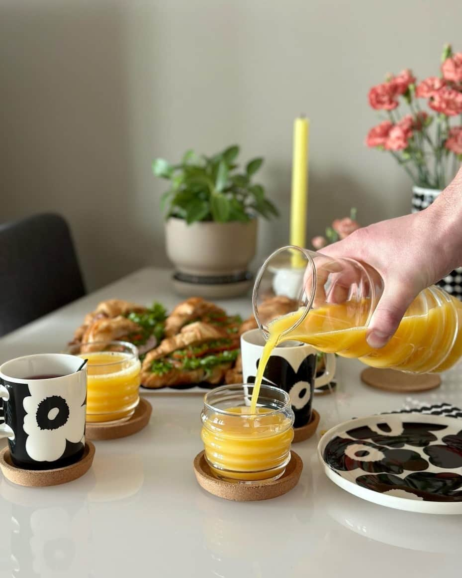 Marimekko Japanのインスタグラム：「マリメッココミュニティの皆様によるインスピレーションたっぷりのお部屋。模様替えやテーブルセッティングの参考にしてみて。  #marimekko #marimekkofw23 #マリメッコ #マリメッコ愛 #北欧デザイン #フィンランド #フィンランドデザイン」