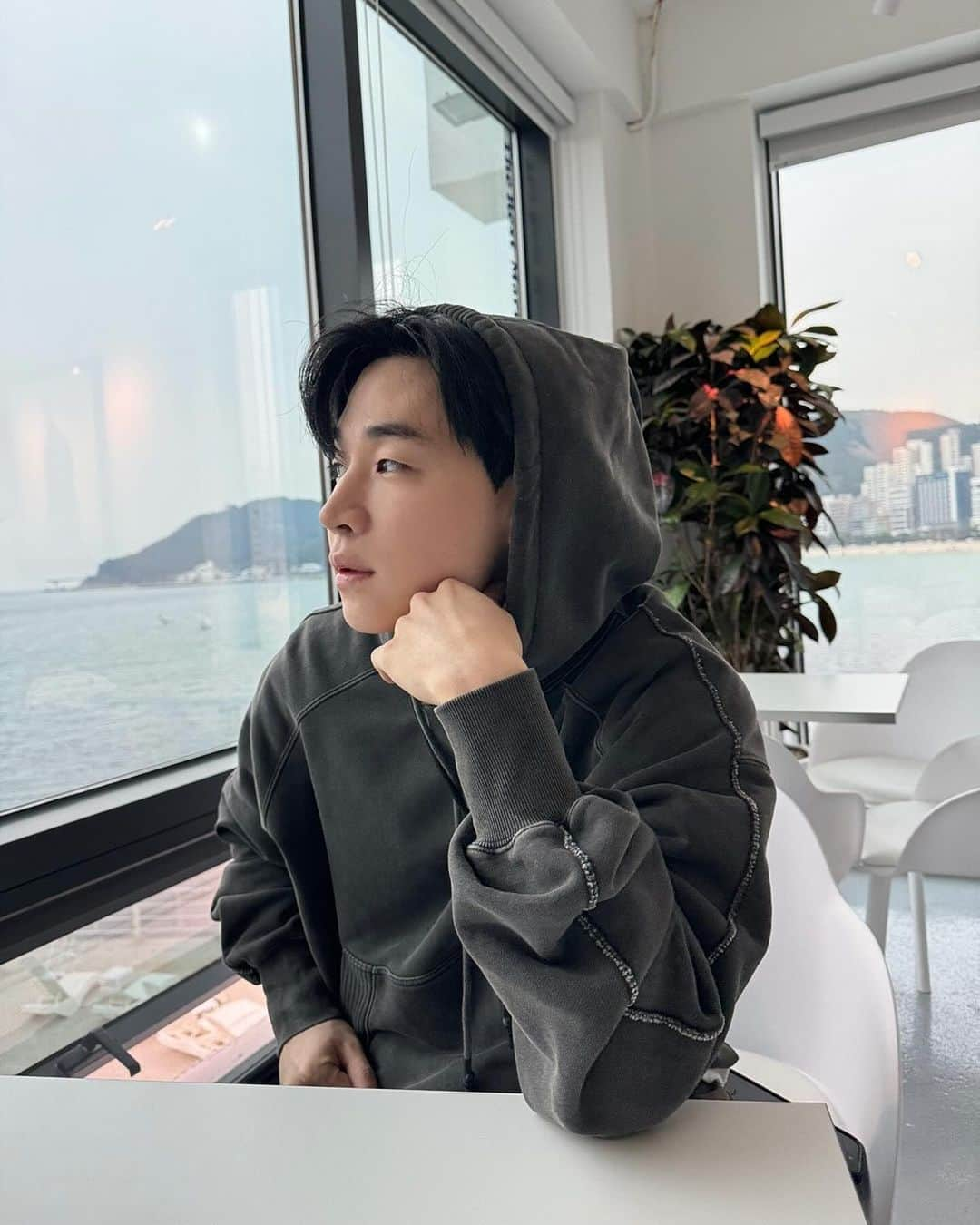 ヘンリーさんのインスタグラム写真 - (ヘンリーInstagram)「Busan sea you again soon~! 🌊 부산 사랑한데이~~」12月7日 21時00分 - henryl89