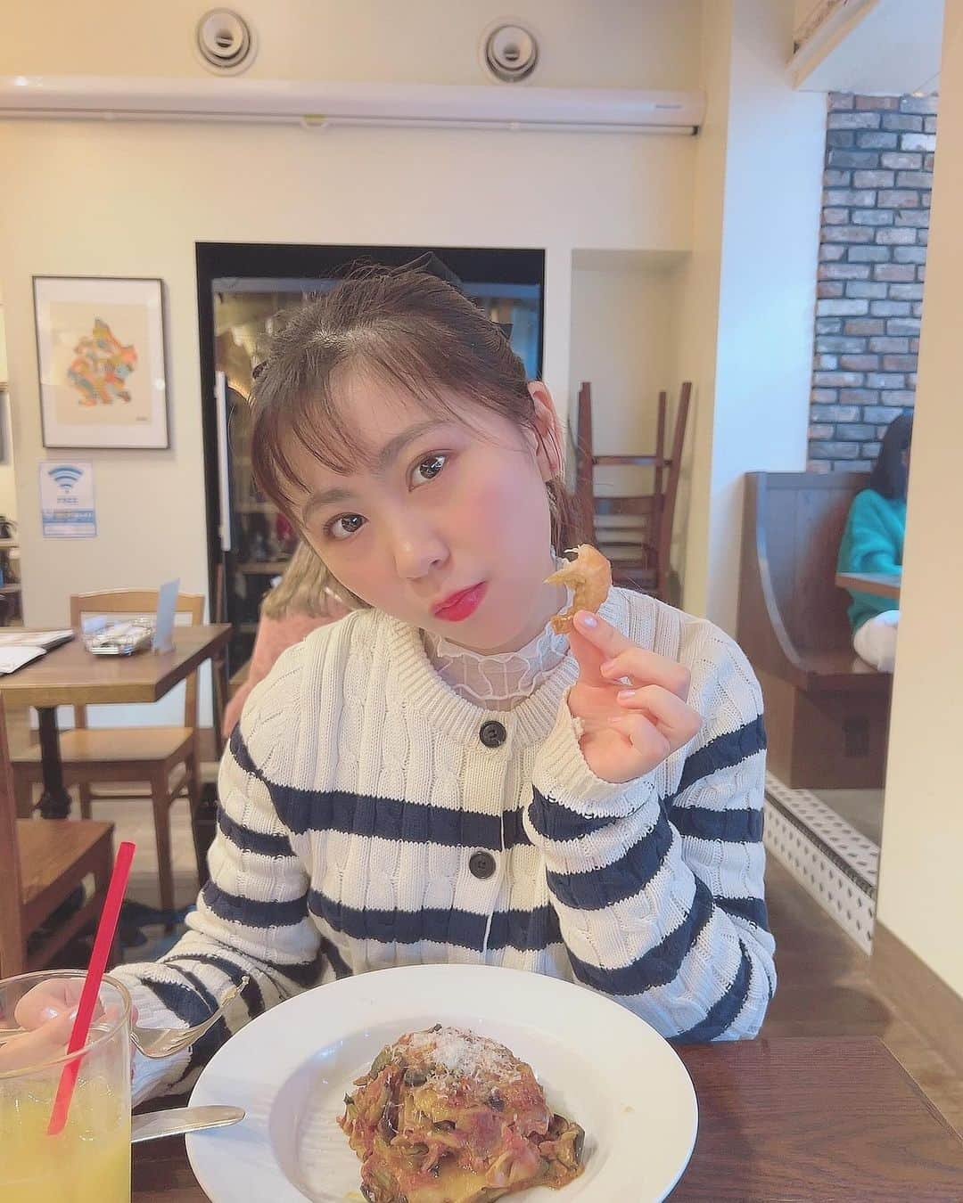 須田理夏子さんのインスタグラム写真 - (須田理夏子Instagram)「念願❕❕ラザニア食べた〜💕  まゆ〜♡ シュリンプも美味しかった🦐😋   #原宿ランチ  #原宿グルメ  #ラザニア  #シュリンプ  #lunch  #ランチ  #おしゃれ  #me #photo #photography #followｍe #乃木坂46  #乃木坂好きな人と繋がりたい #乃木坂好きな女ヲタさんと繋がりたい #乃木坂 #3期生 #岩本蓮加 #岩本蓮加推し  #ランチ  #カフェ  #カフェ巡り #裏原  #原宿  #表参道  #ポニーテール  #mardi」12月7日 19時18分 - sudarikako